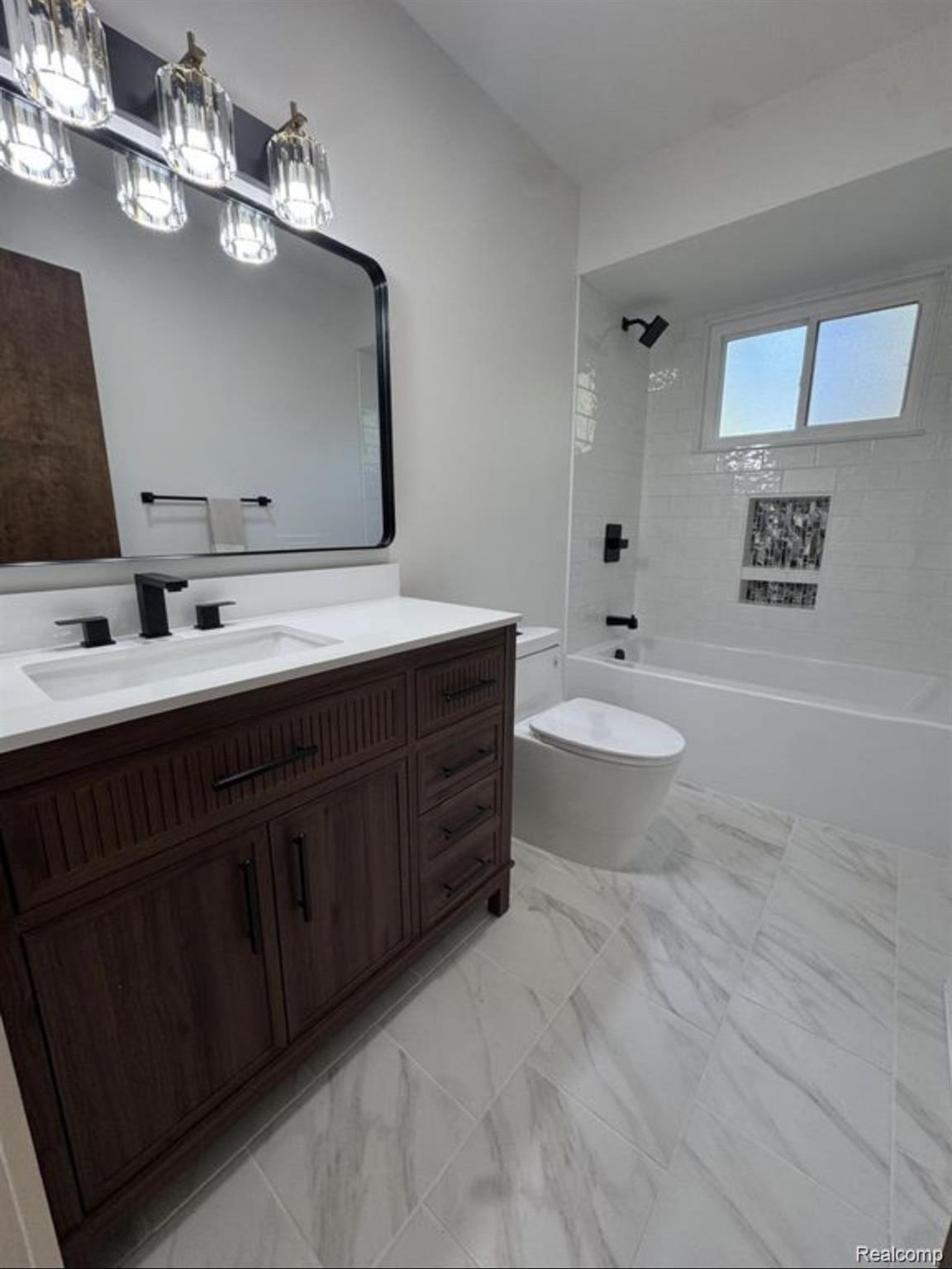 5215 Schlaud Road Property Photo 3