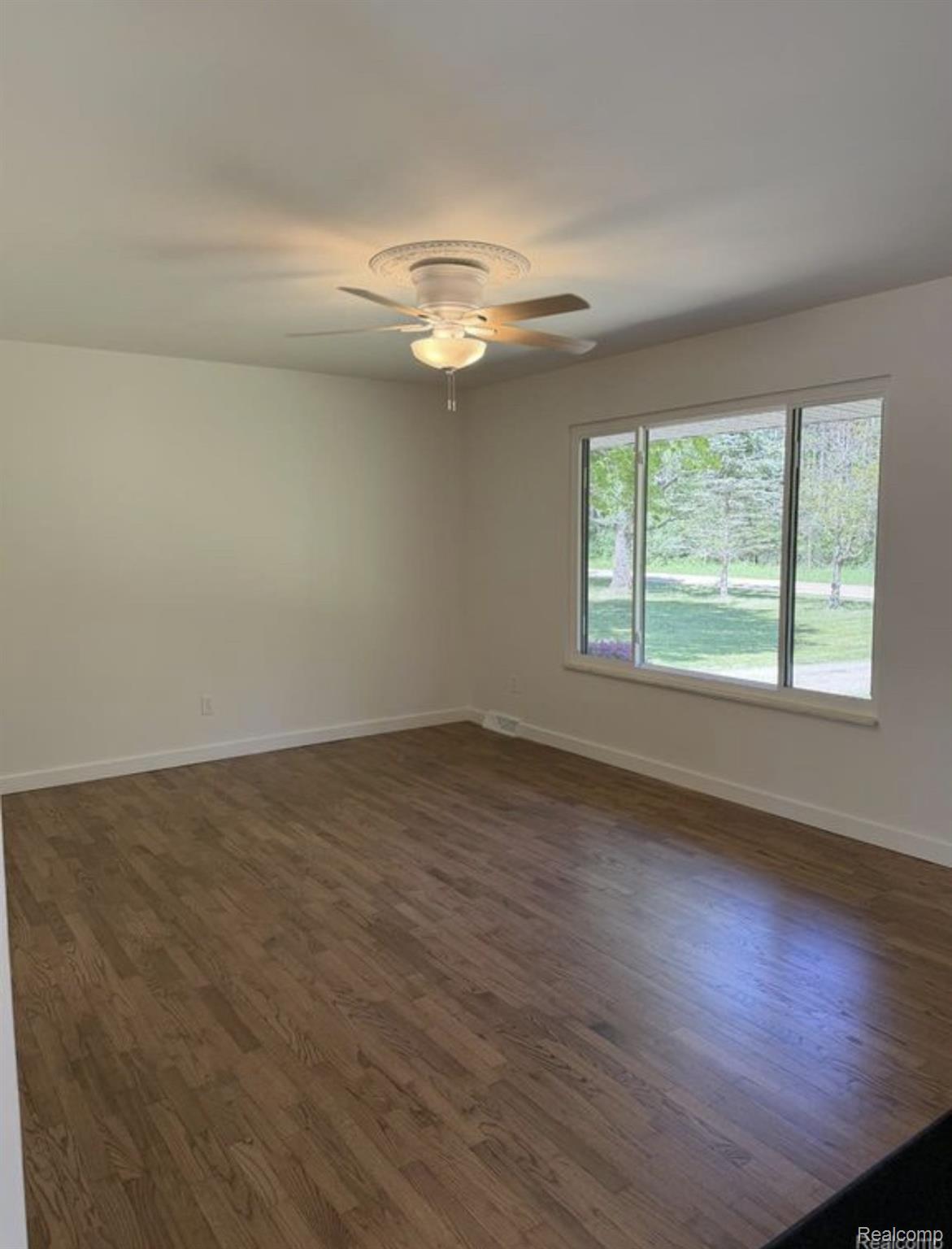5215 Schlaud Road Property Photo 8