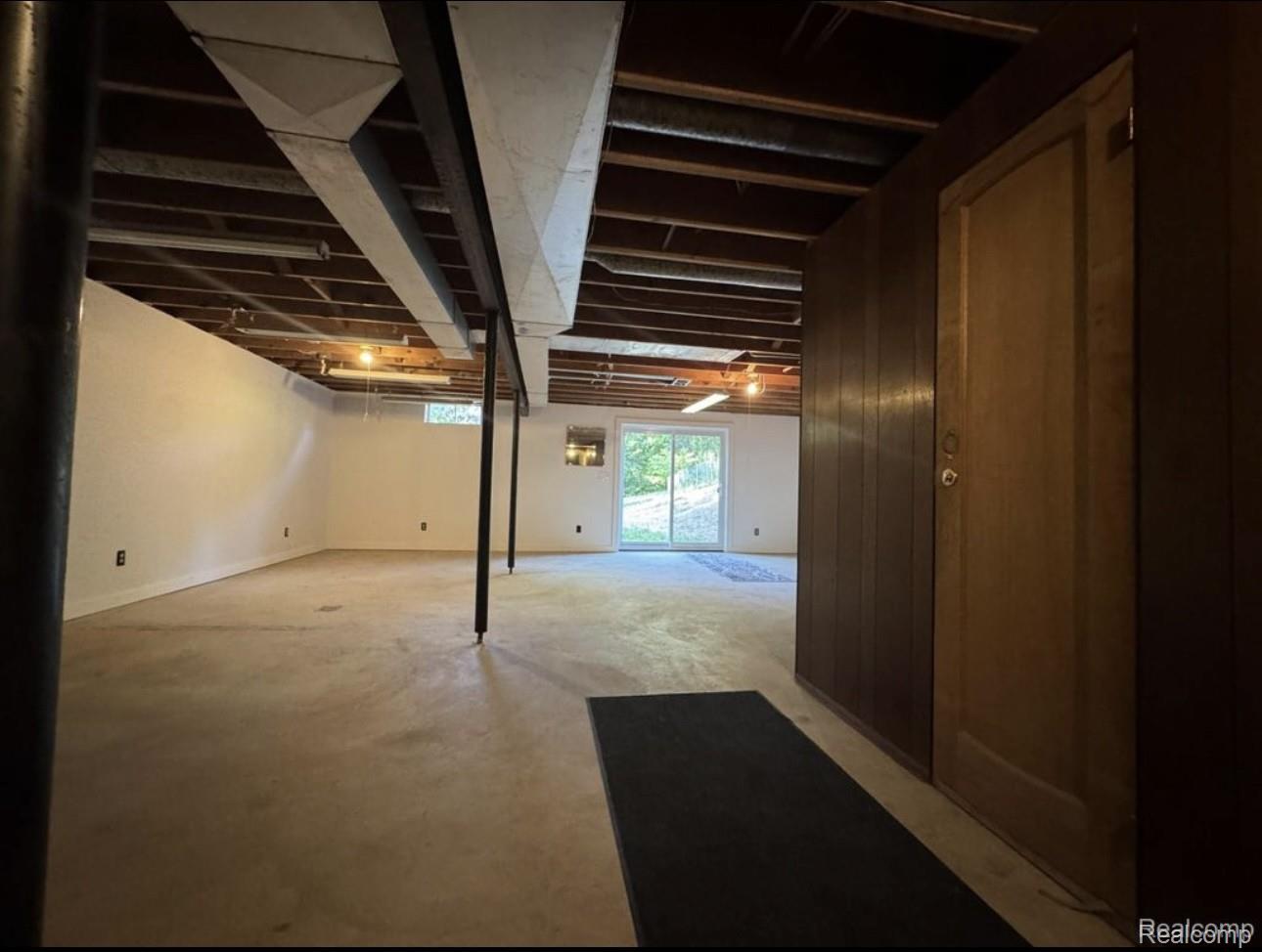 5215 Schlaud Road Property Photo 9