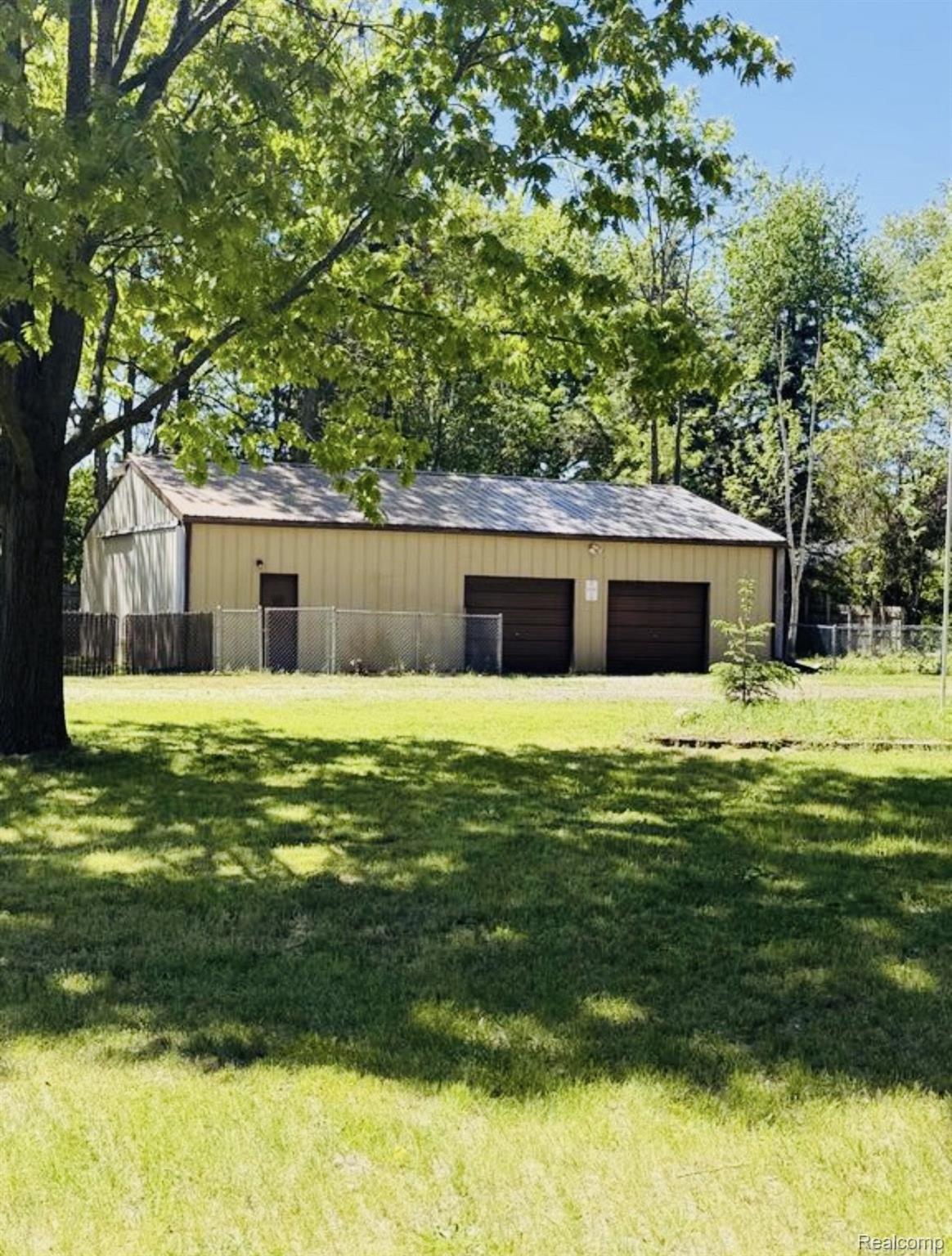 5215 Schlaud Road Property Photo 12