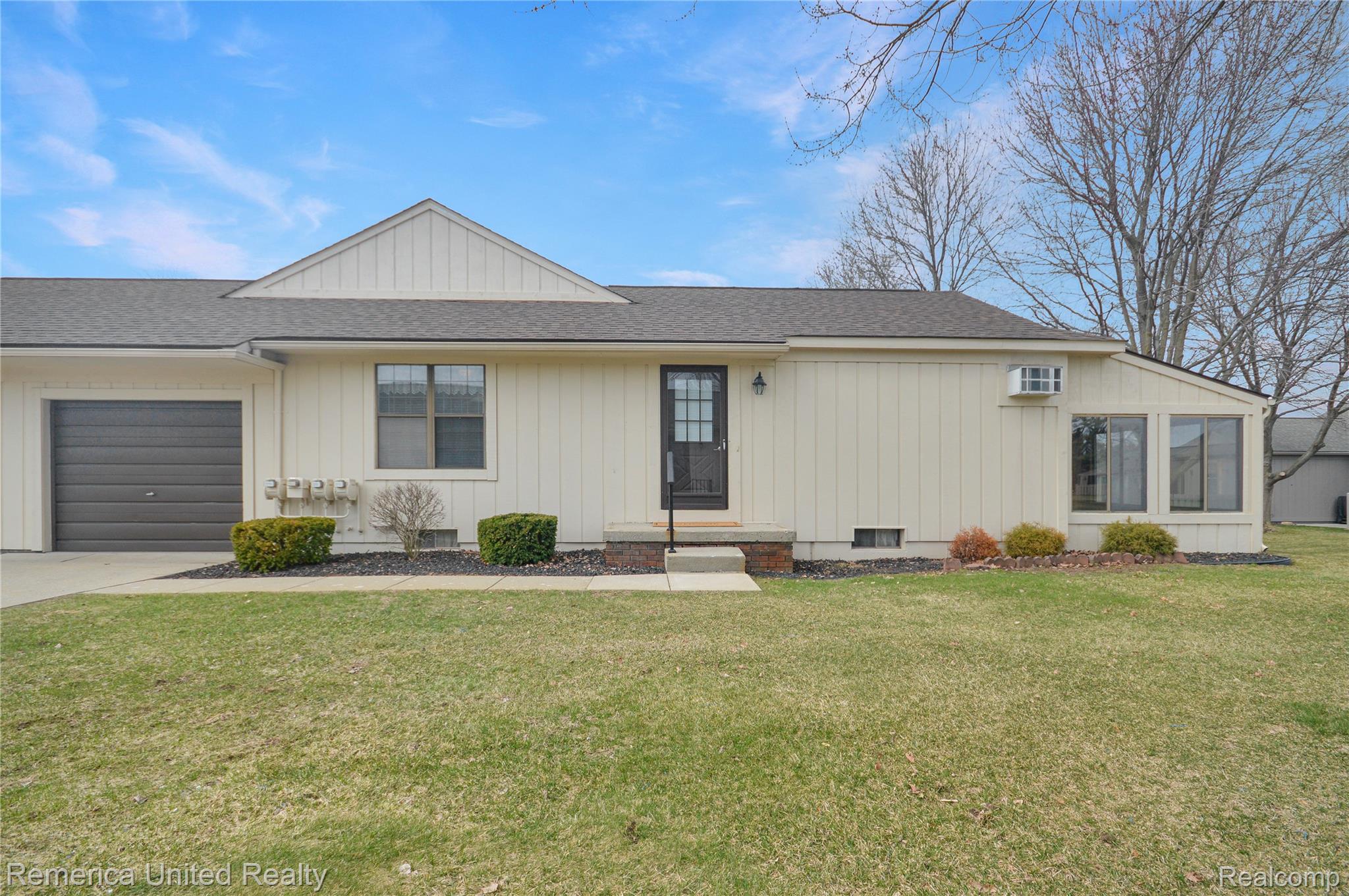 12113 Lexington Drive Property Photo 1