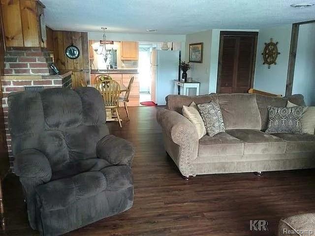 4181 S Oak Drive Property Photo 8