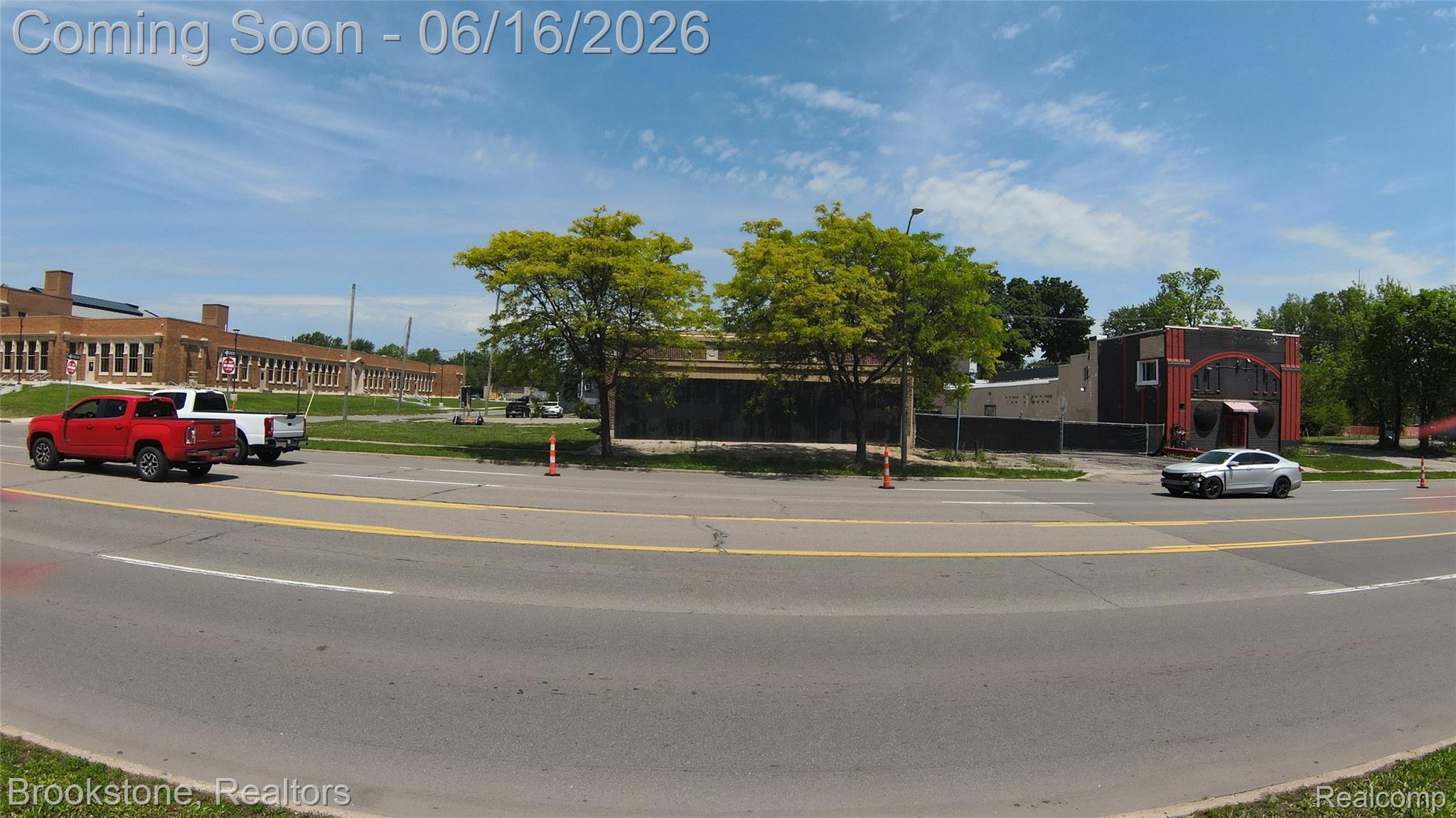 606 W Huron Street Property Photo 8