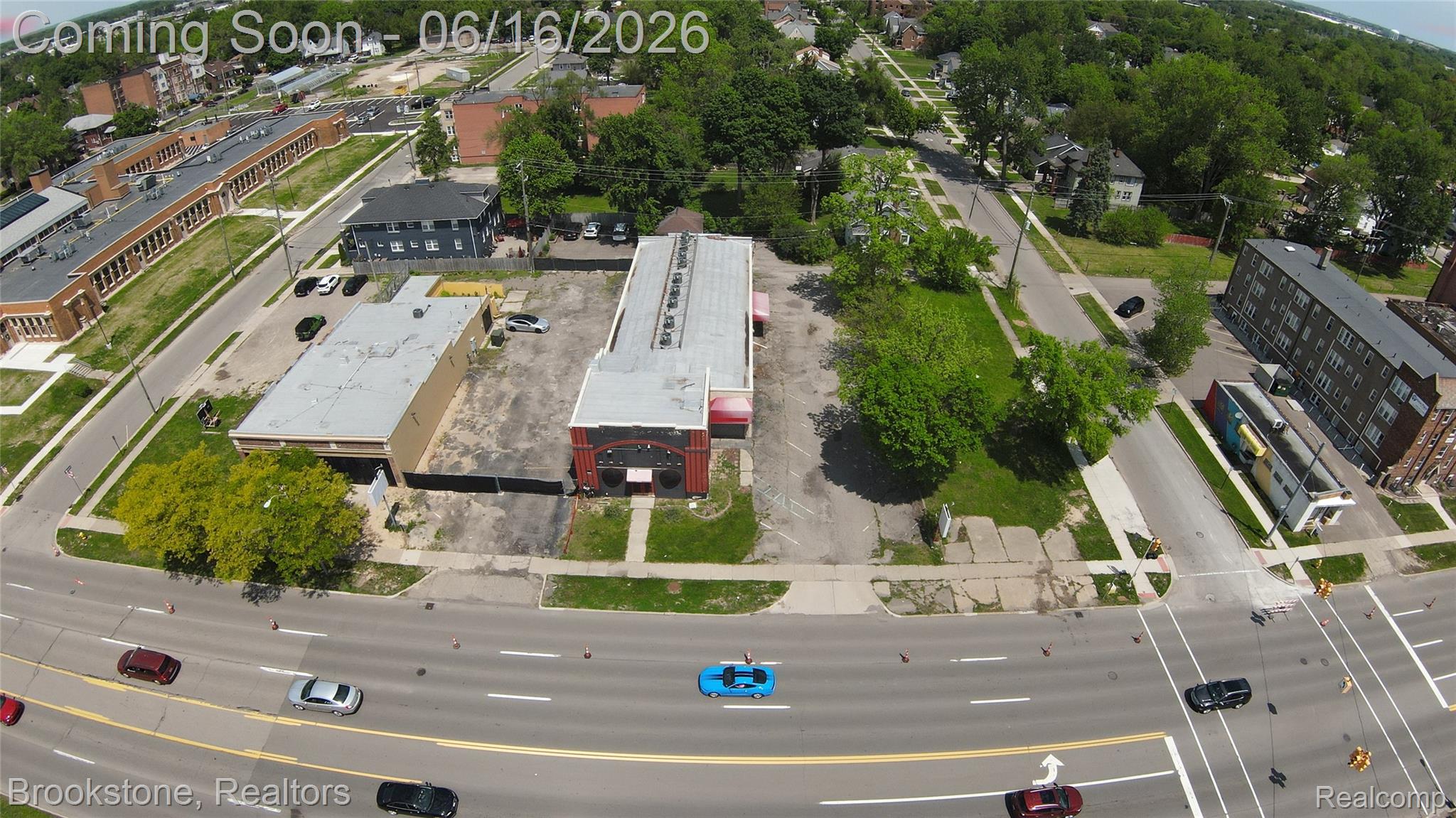 606 W Huron Street Property Photo 13