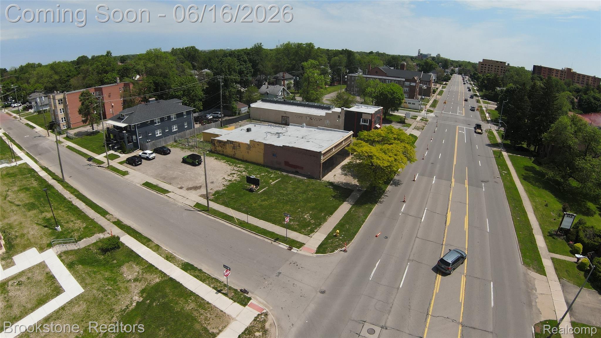 606 W Huron Street Property Photo 15