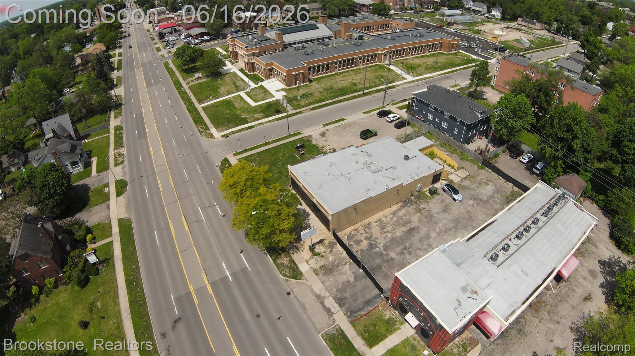 606 W Huron Street Property Photo 16