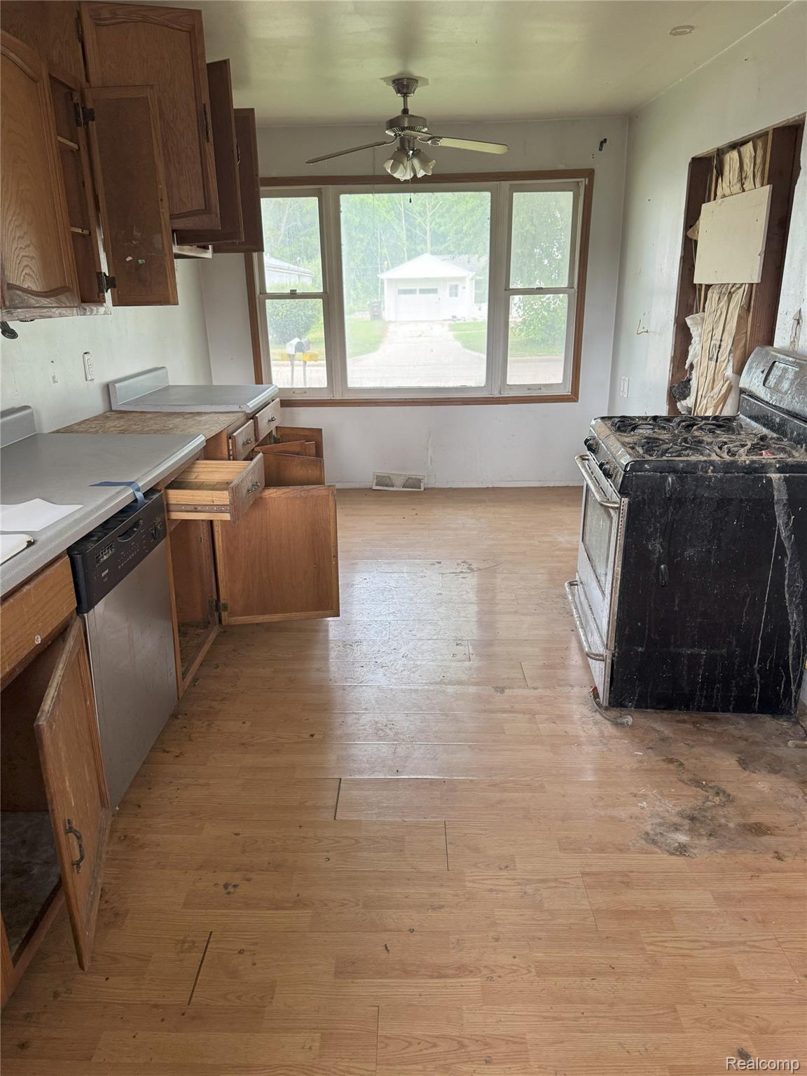 824 Harbor Avenue Property Photo 9