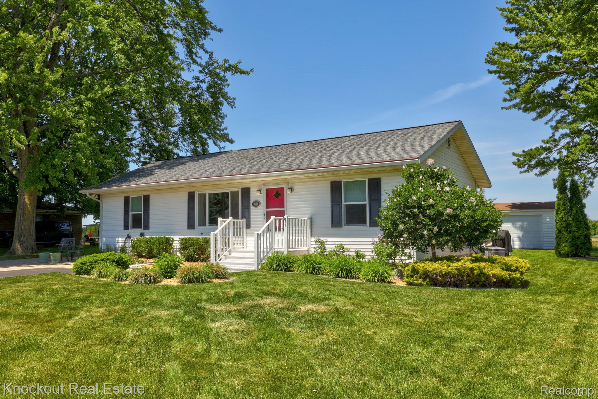 9941 Lange Road Property Photo 2