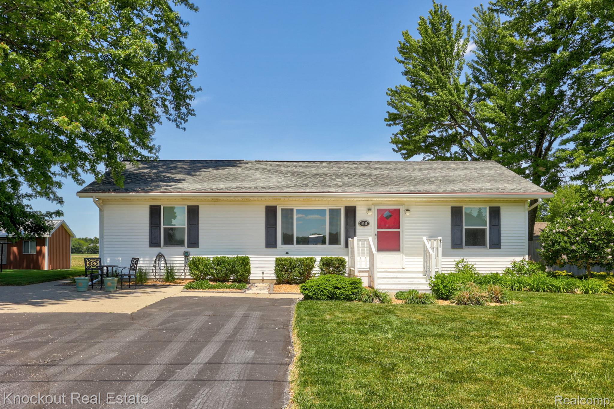 9941 Lange Road Property Photo 3