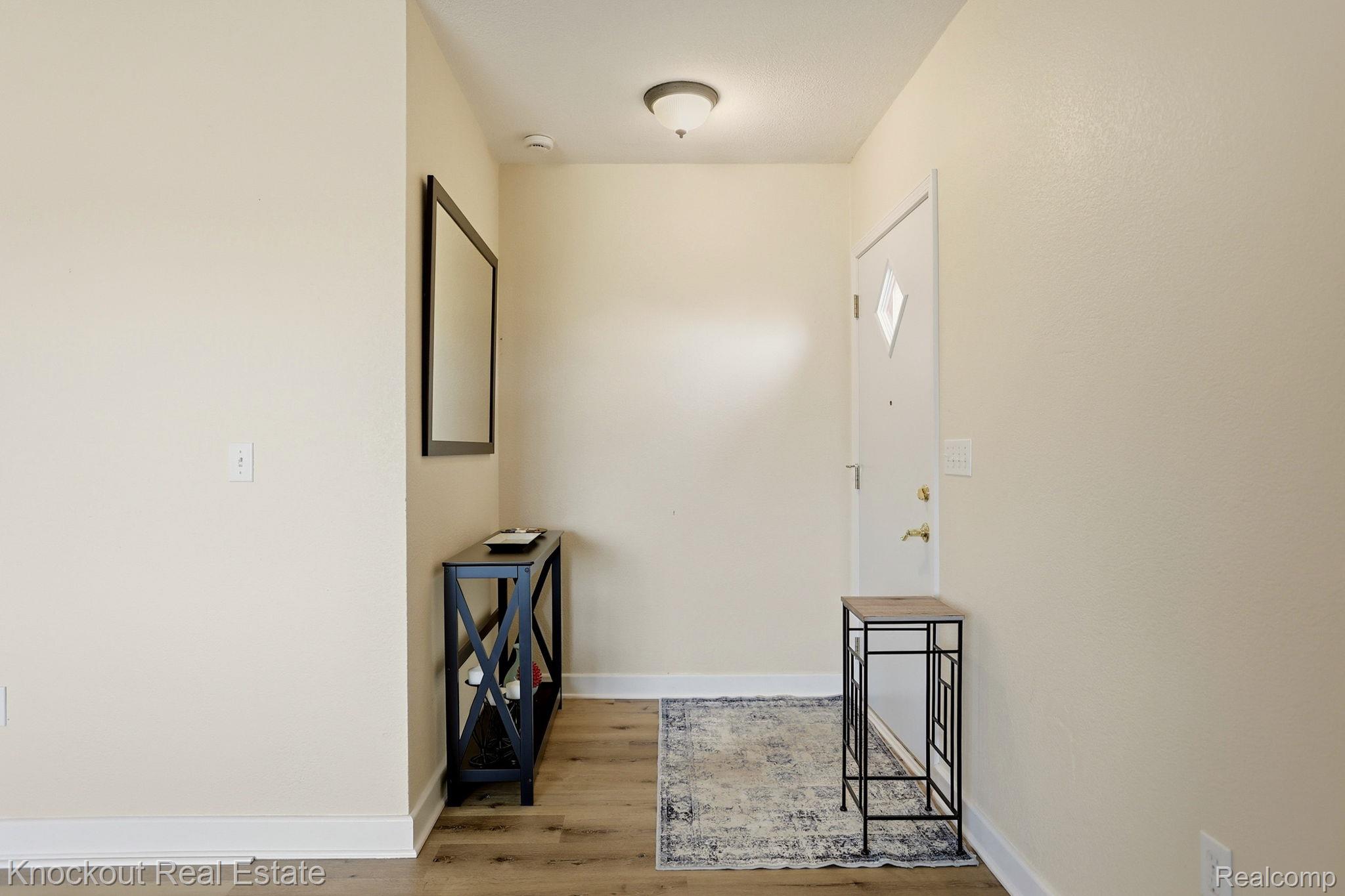 9941 Lange Road Property Photo 6