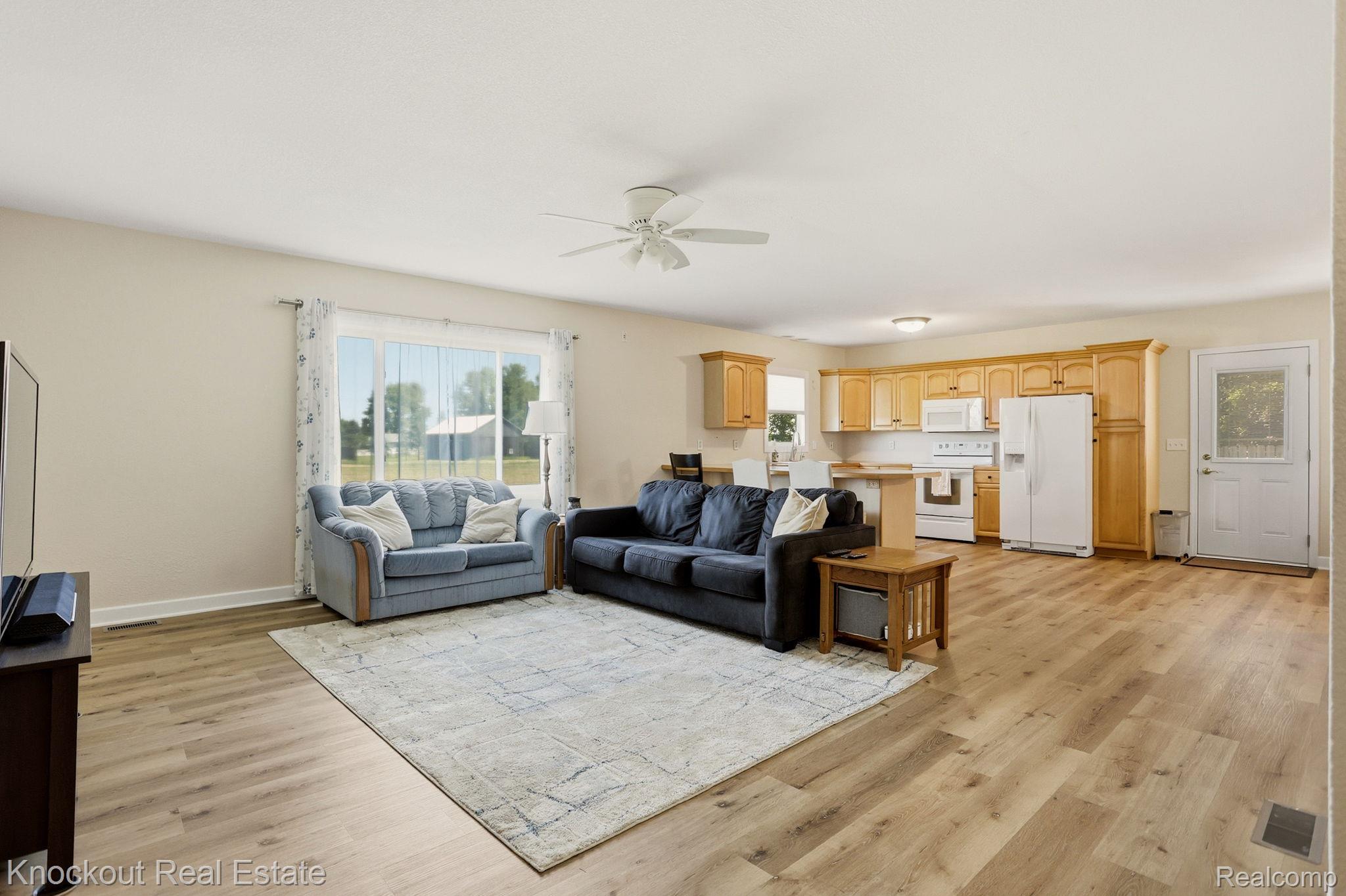 9941 Lange Road Property Photo 8