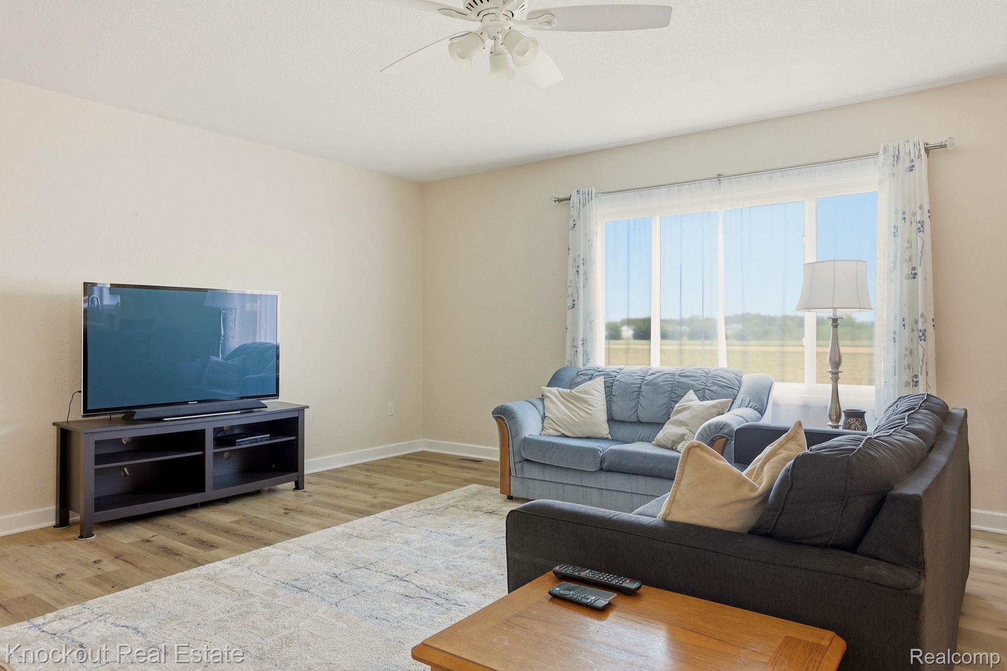 9941 Lange Road Property Photo 9