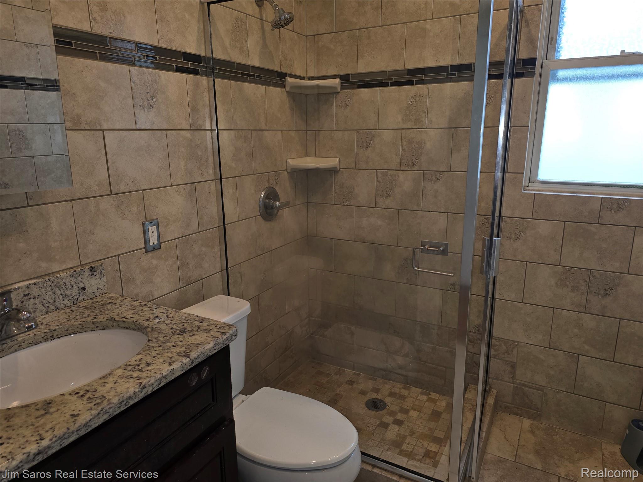 1178 Beaconsfield #3 Property Photo 8