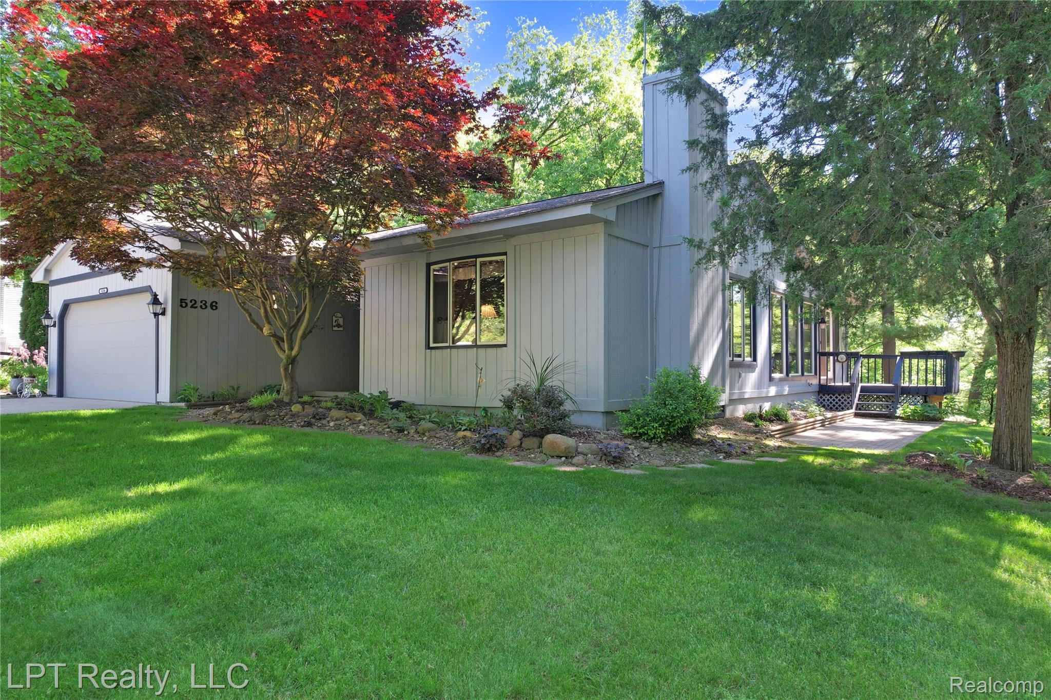 5236 Schlenker Road Property Photo 1