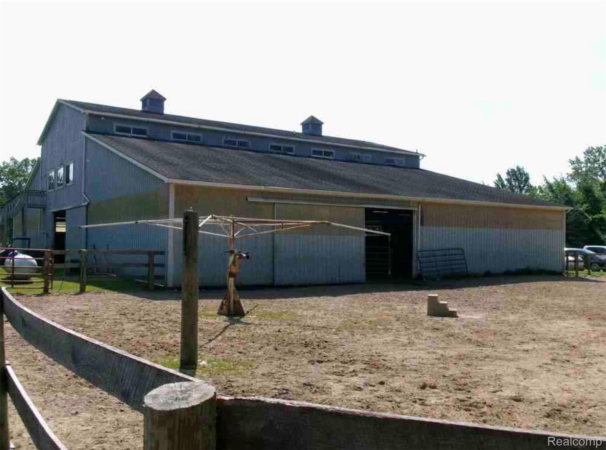 4441 Mack Road Property Photo 4