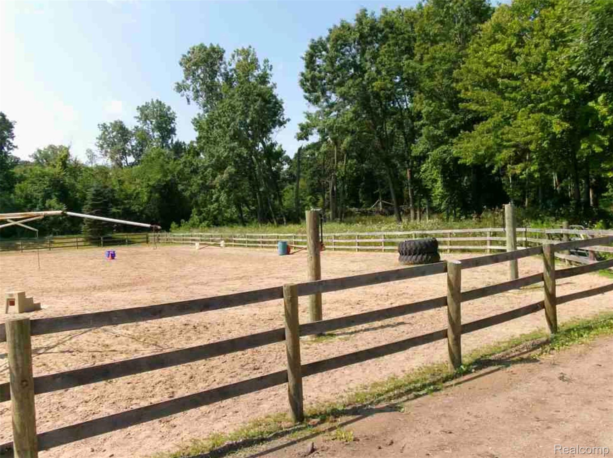 4441 Mack Road Property Photo 15