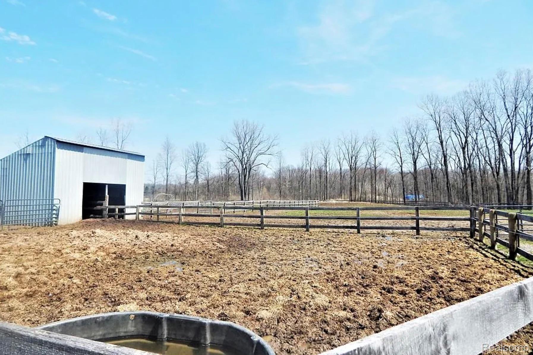 4441 Mack Road Property Photo 18