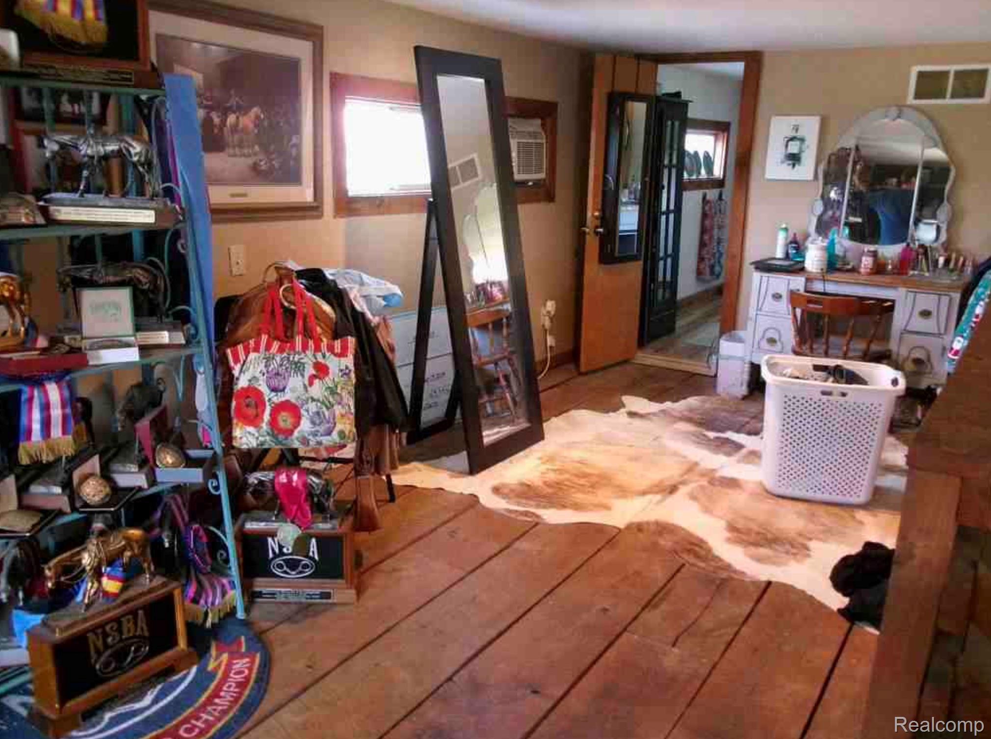 4441 Mack Road Property Photo 22