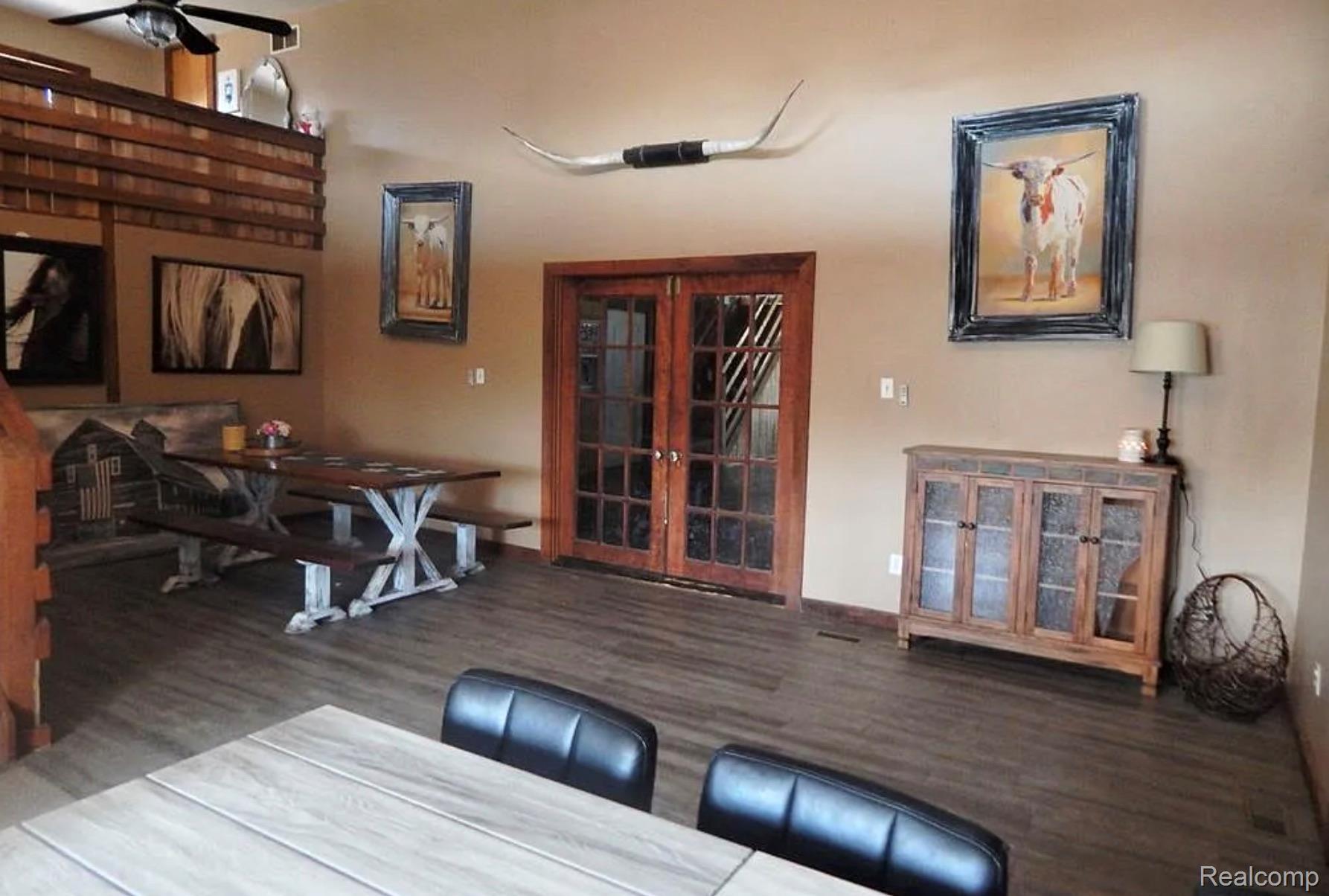 4441 Mack Road Property Photo 23