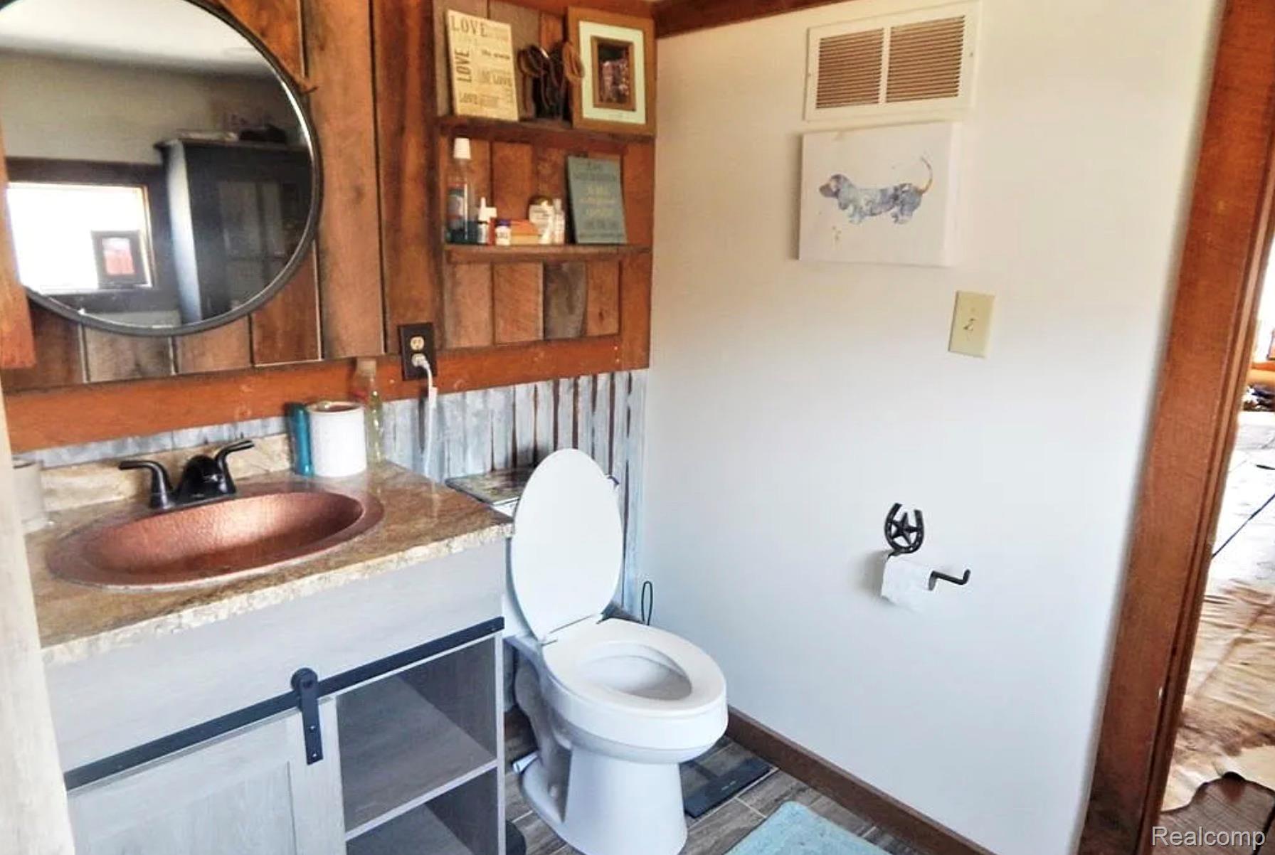 4441 Mack Road Property Photo 34