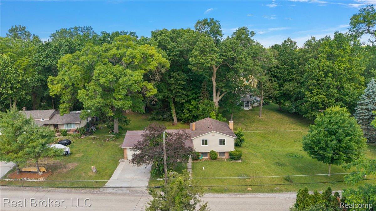 8320 Hillpoint Drive Property Photo 5