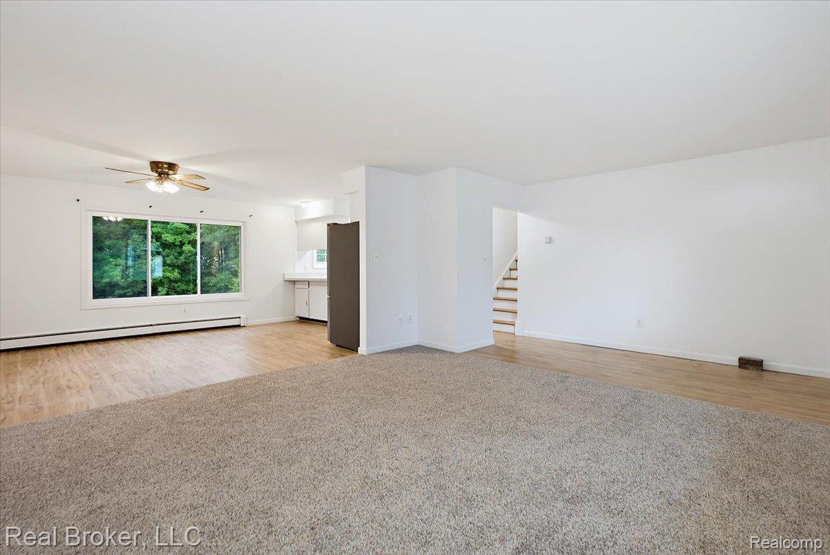 8320 Hillpoint Drive Property Photo 9