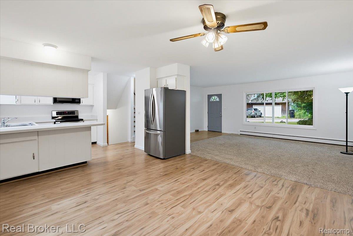 8320 Hillpoint Drive Property Photo 11