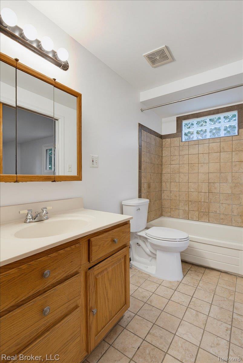 8320 Hillpoint Drive Property Photo 23