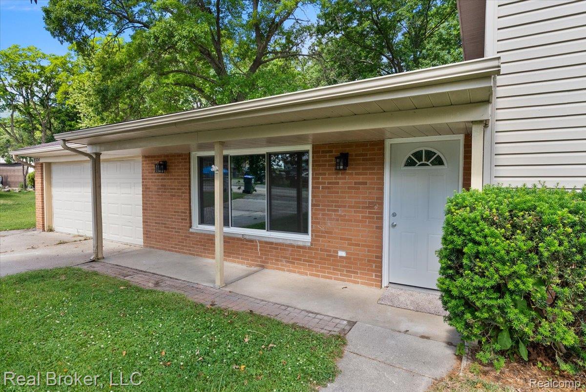 8320 Hillpoint Drive Property Photo 32
