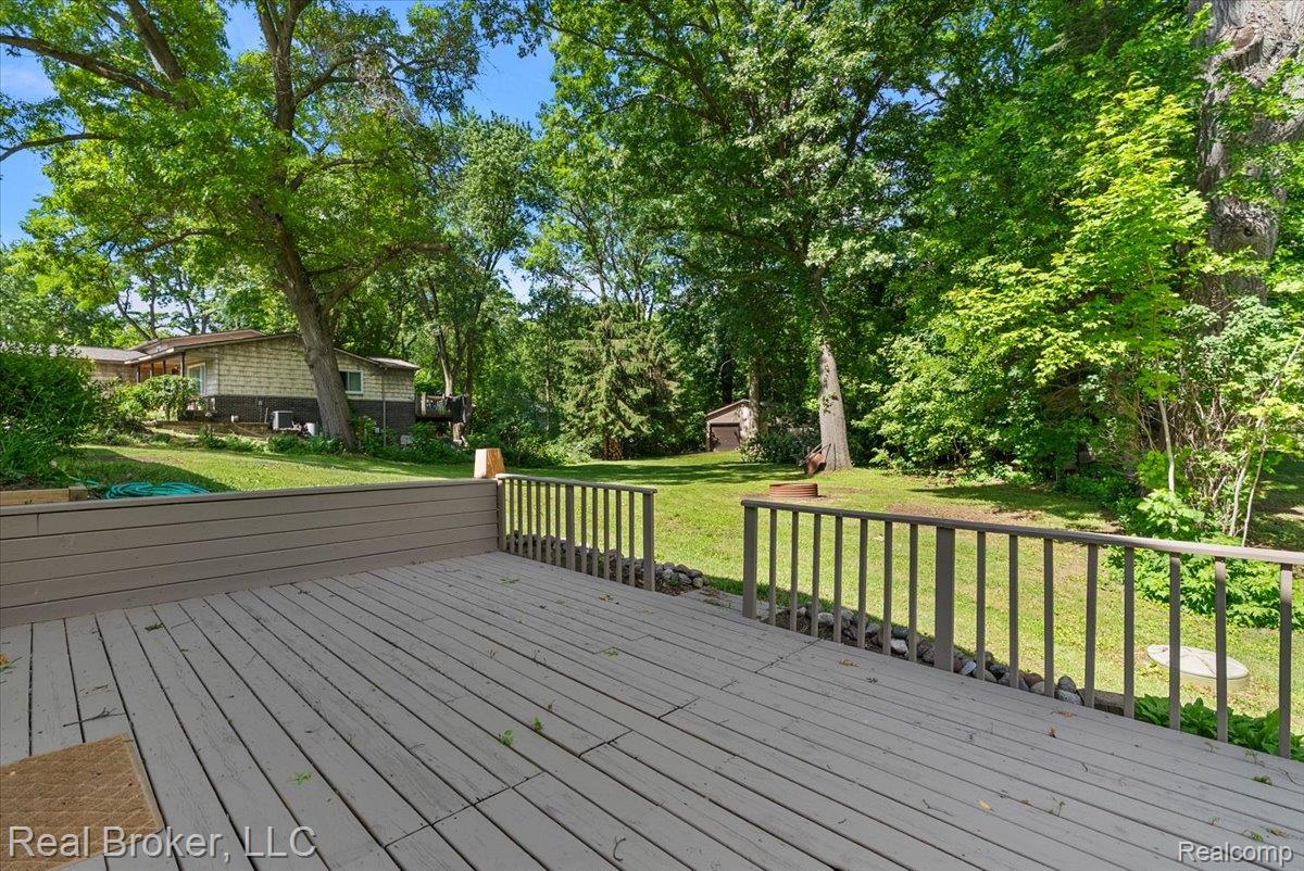 8320 Hillpoint Drive Property Photo 33