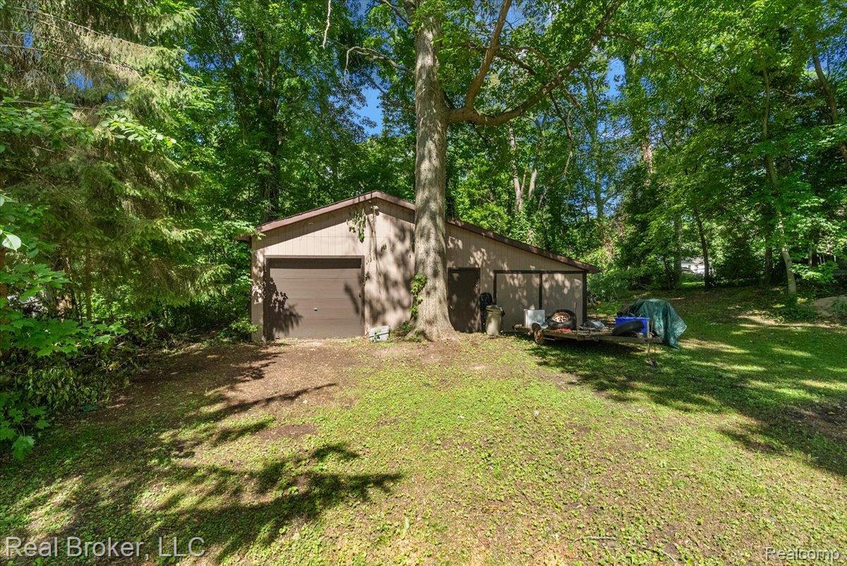 8320 Hillpoint Drive Property Photo 39