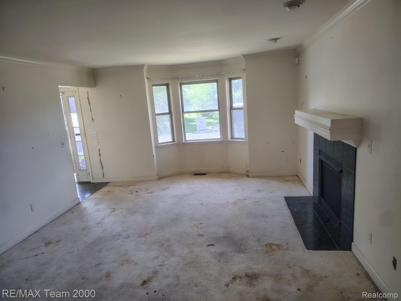 19452 Troy Place Property Photo 5