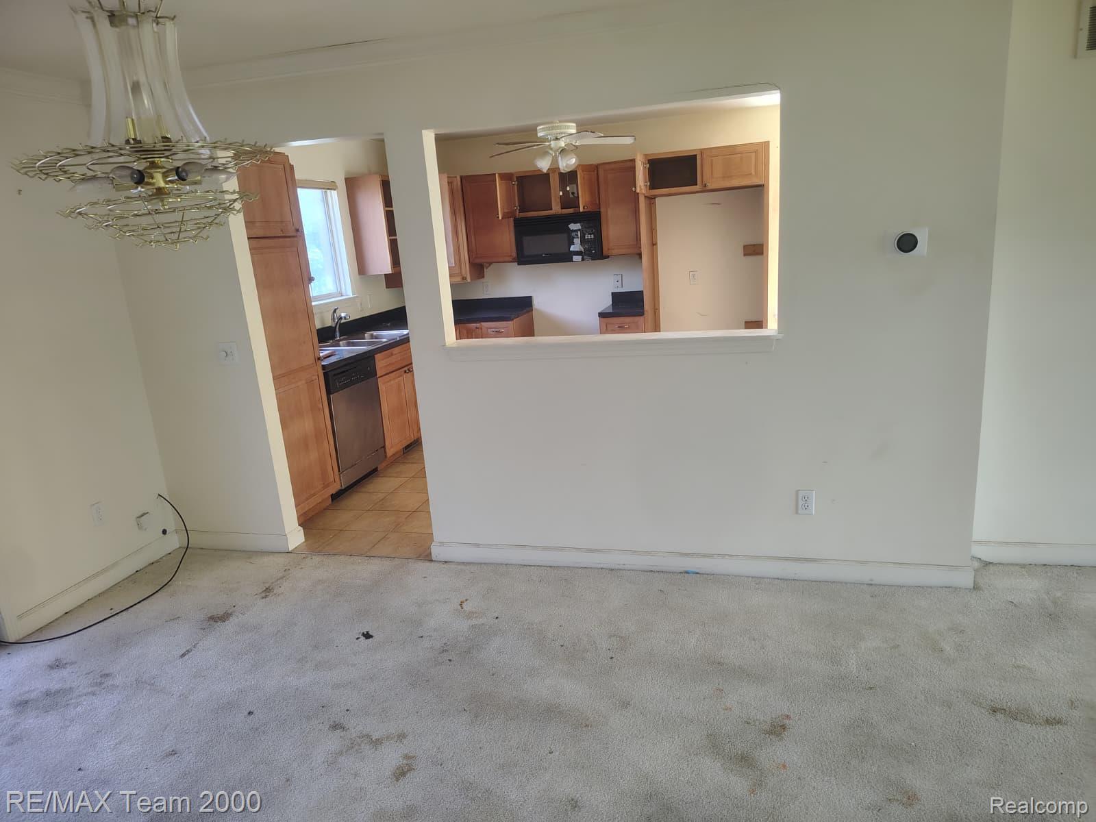 19452 Troy Place Property Photo 6