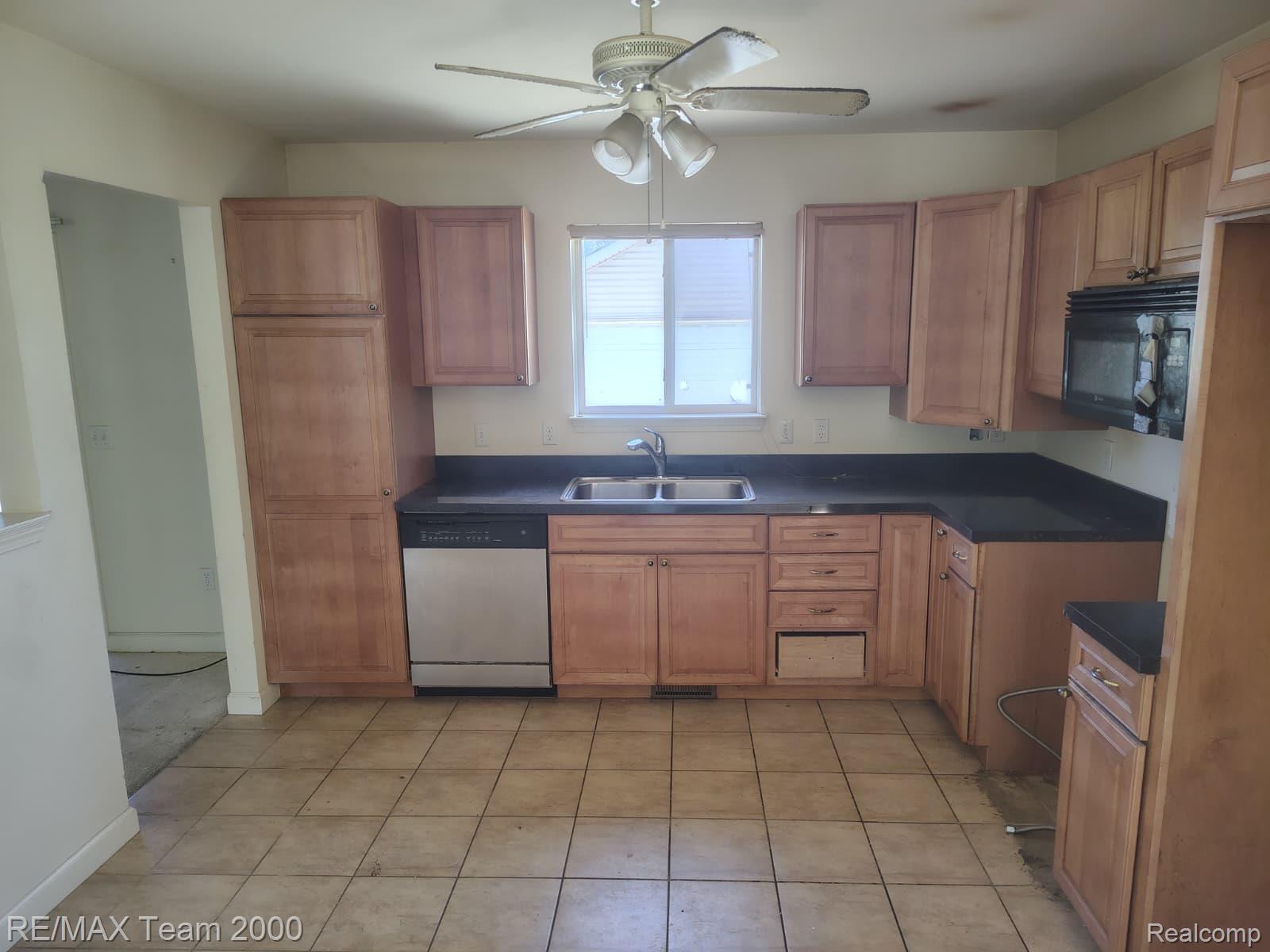19452 Troy Place Property Photo 7