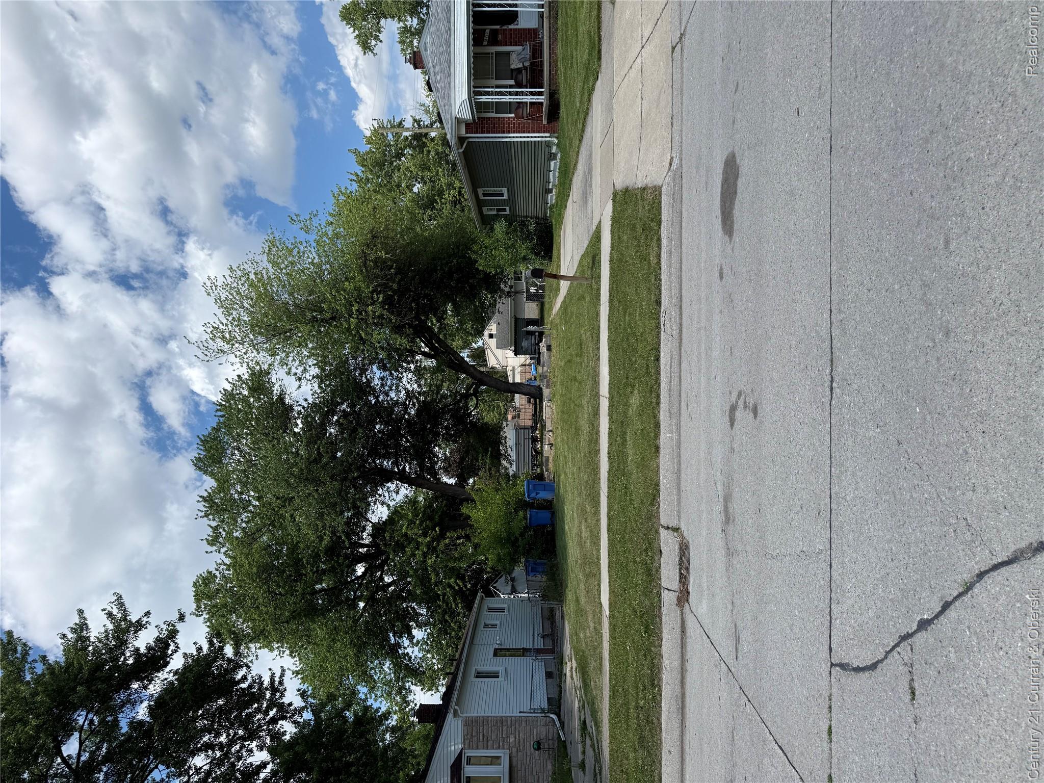 18720 Powers Avenue Property Photo 1