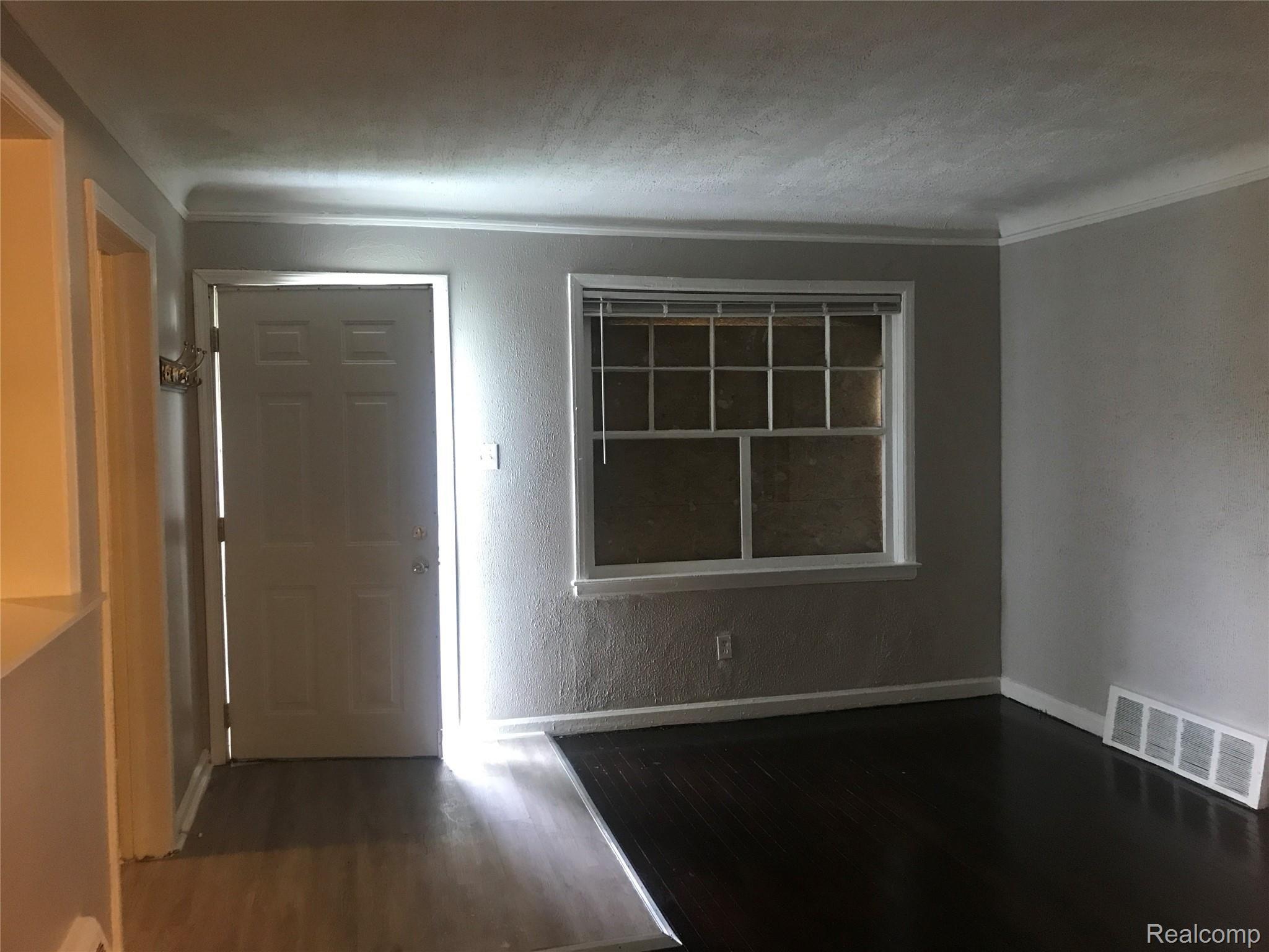 16544 Saint Marys Street Property Photo 3