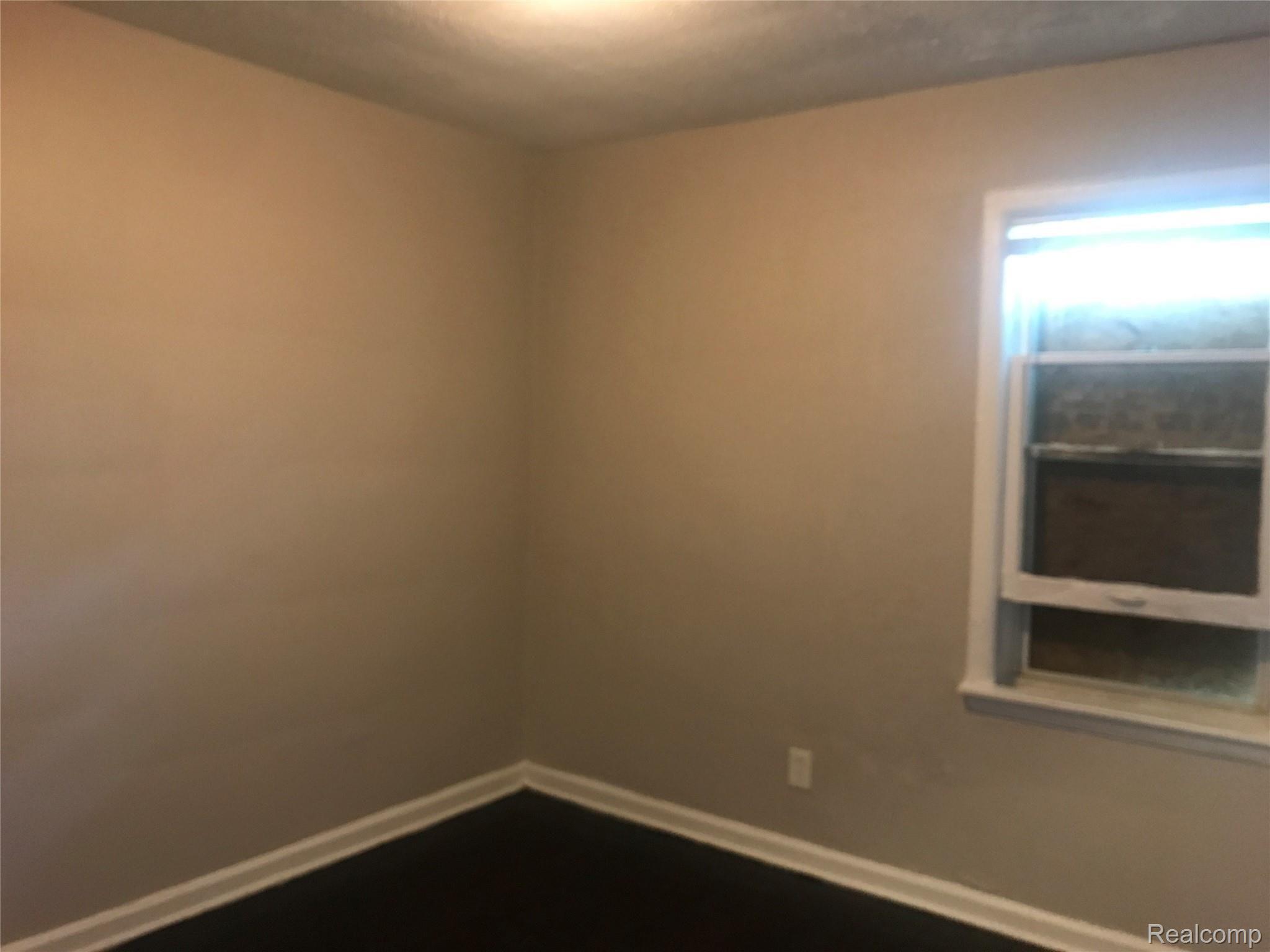 16544 Saint Marys Street Property Photo 6