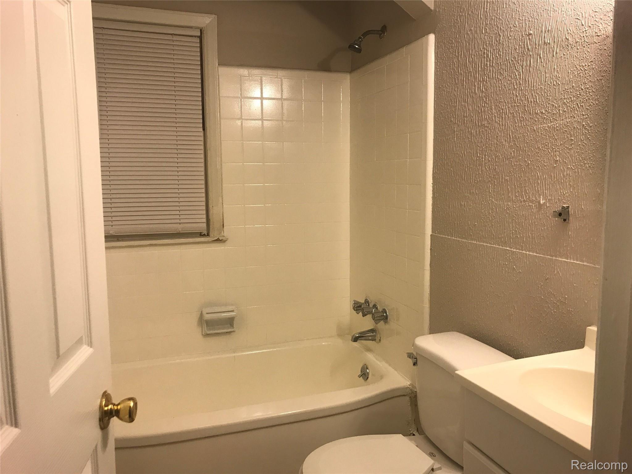 16544 Saint Marys Street Property Photo 8