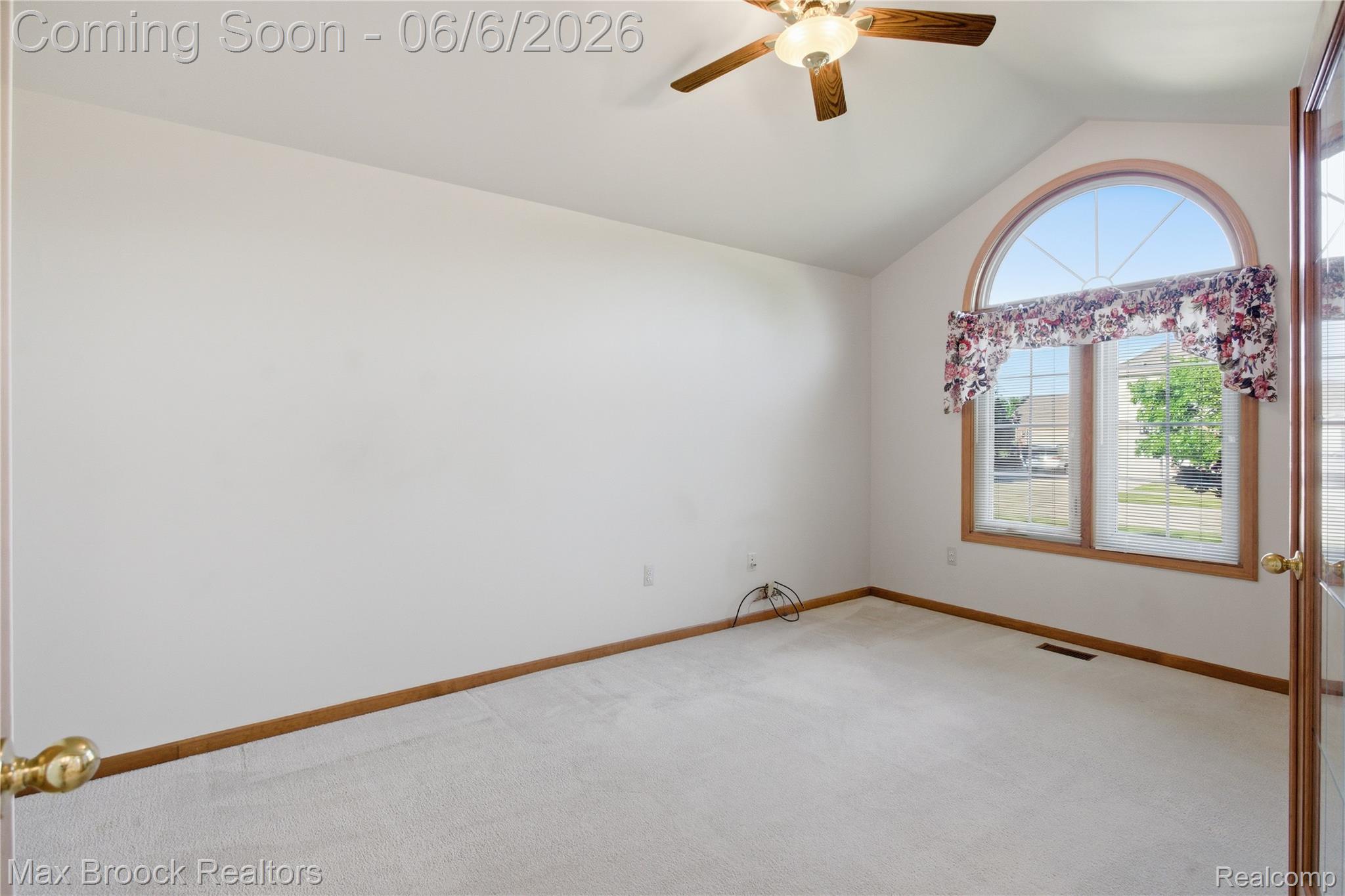46547 Glen Eagle Drive Property Photo 6