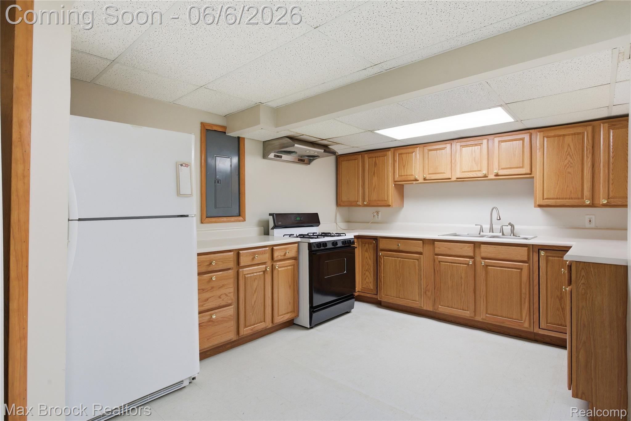 46547 Glen Eagle Drive Property Photo 46