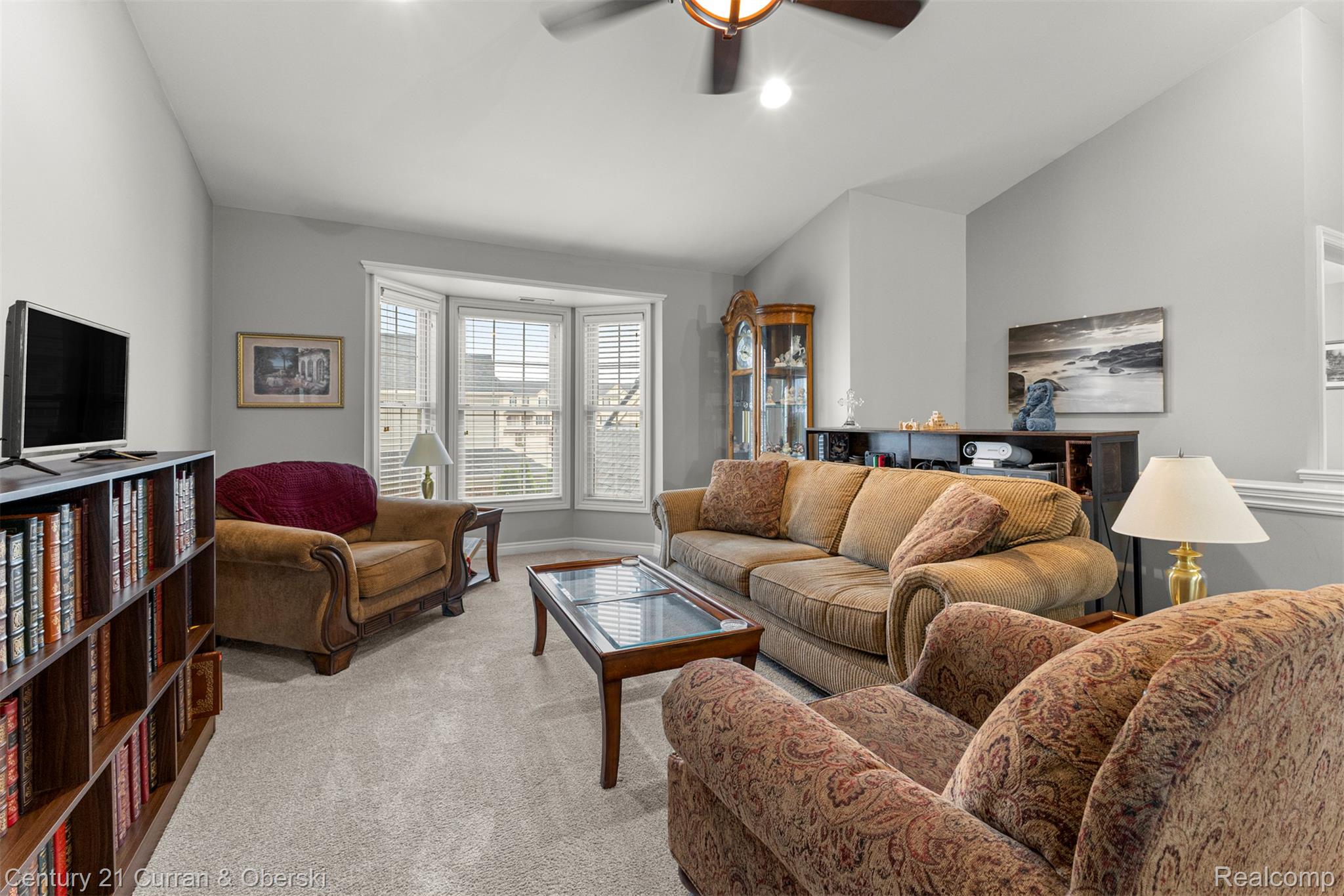 45599 Graystone Ln Property Photo 4