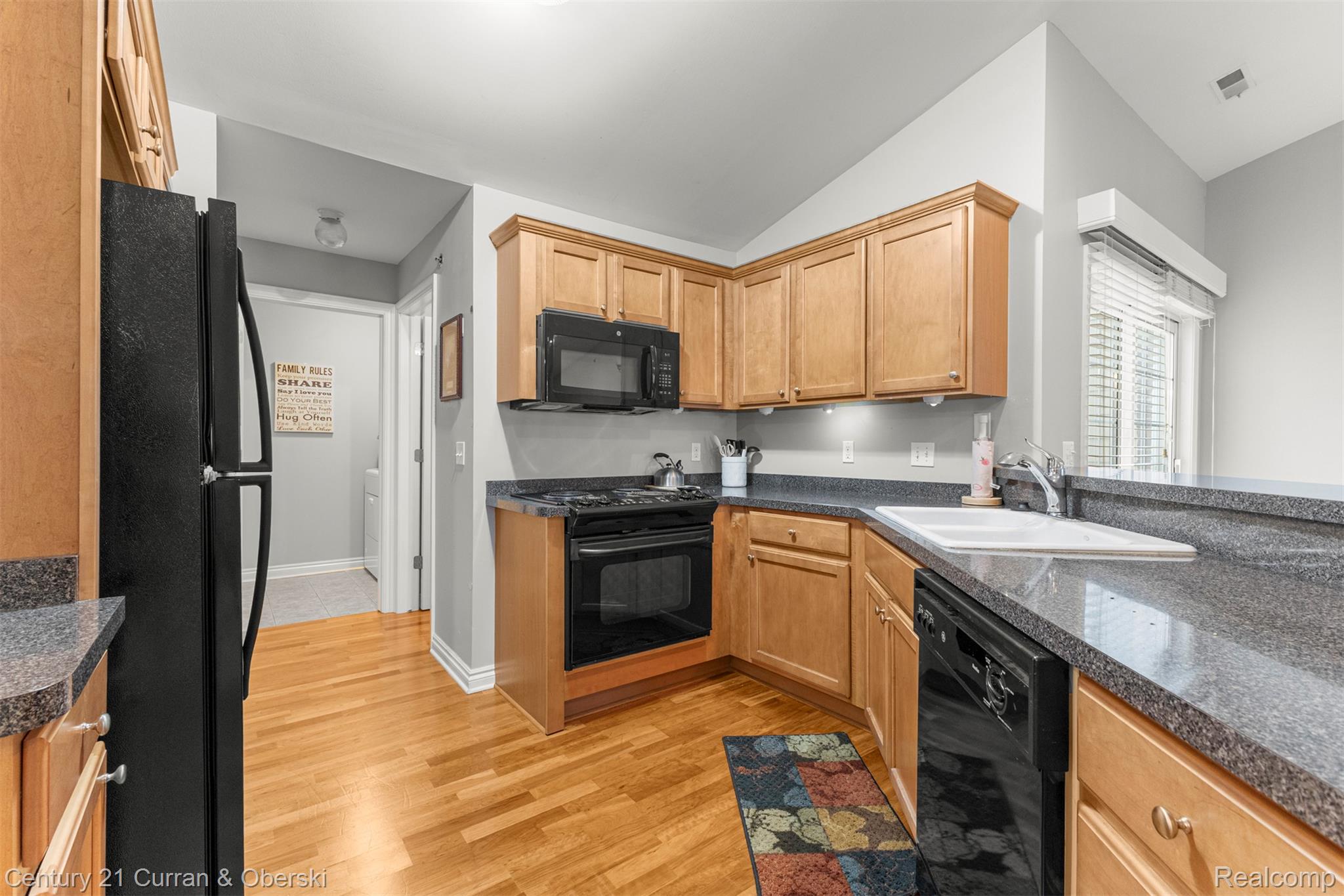 45599 Graystone Ln Property Photo 10