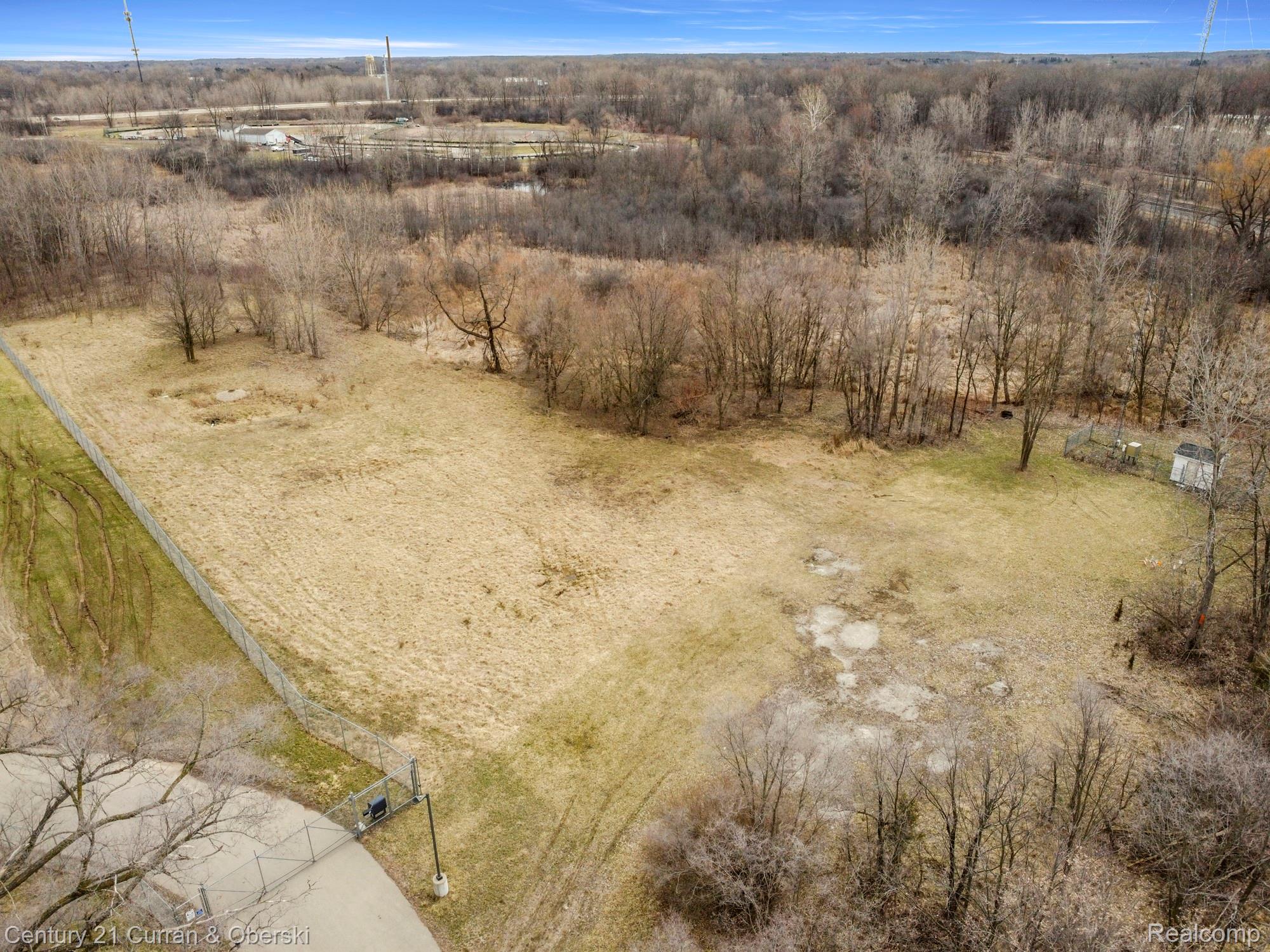 1139 S Dettman Road Property Photo 1