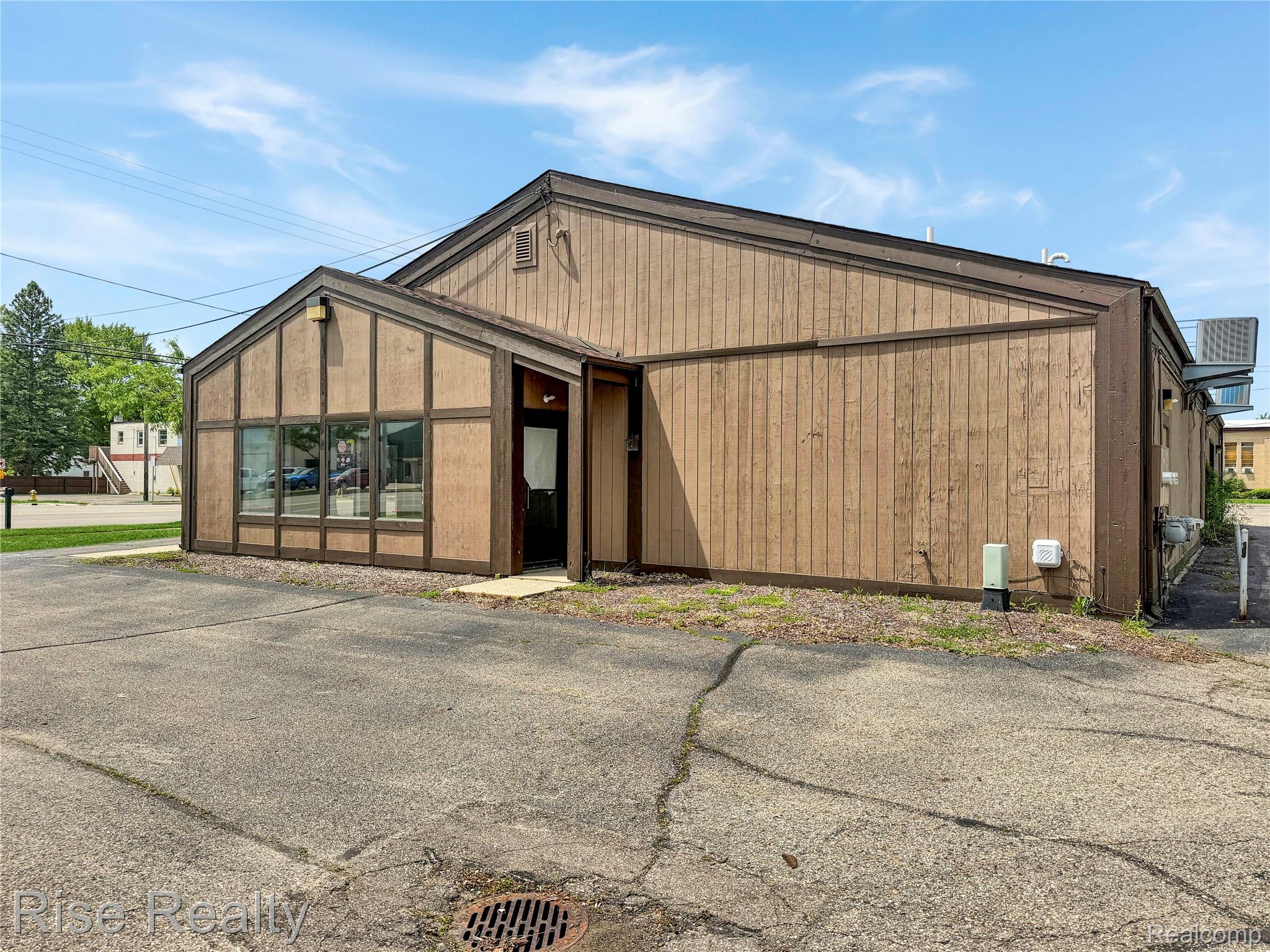 4449 S Saginaw Street Property Photo 2