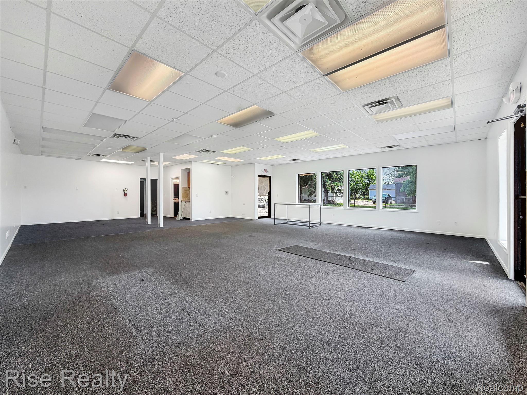 4449 S Saginaw Street Property Photo 5