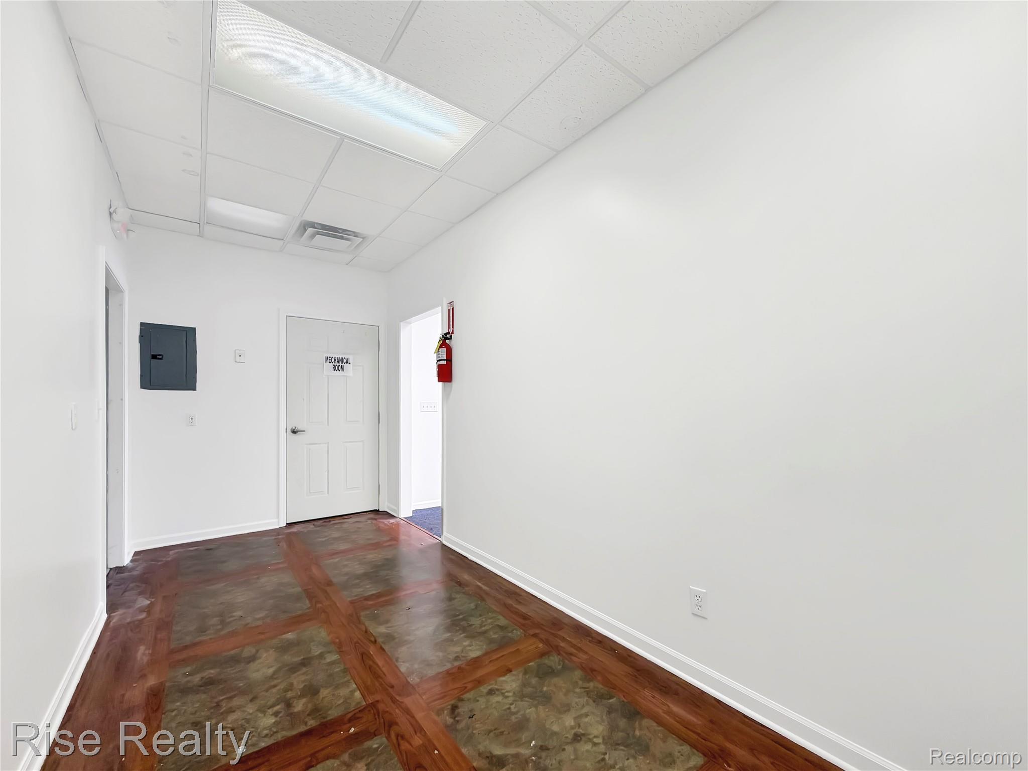 4449 S Saginaw Street Property Photo 9