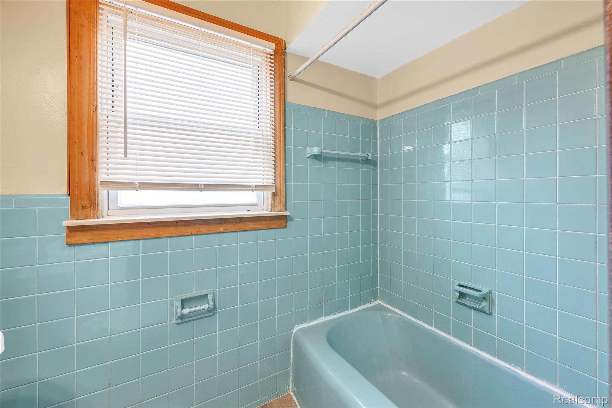 16721 Greenfield Road Property Photo 11