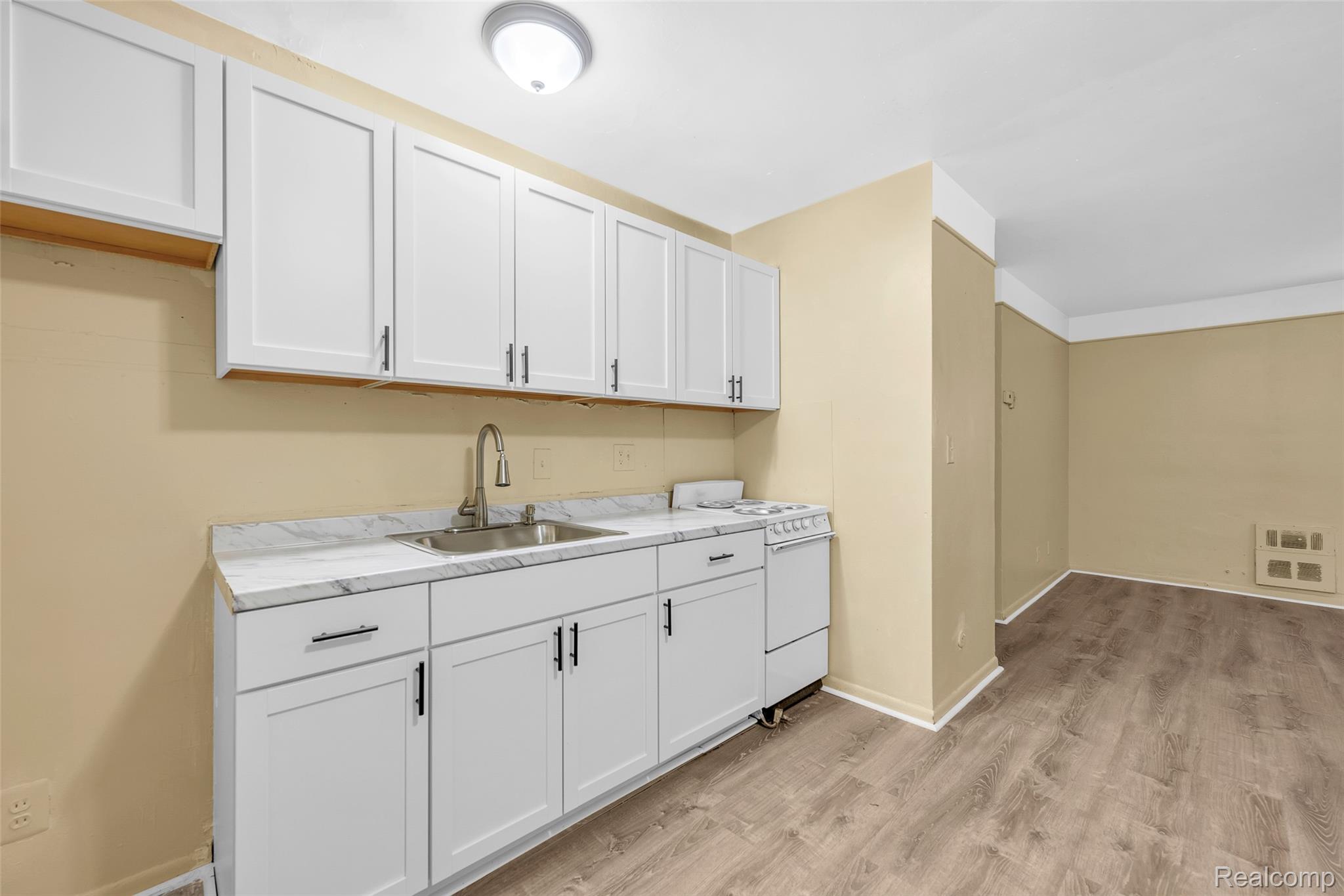 16721 Greenfield Road Property Photo 17