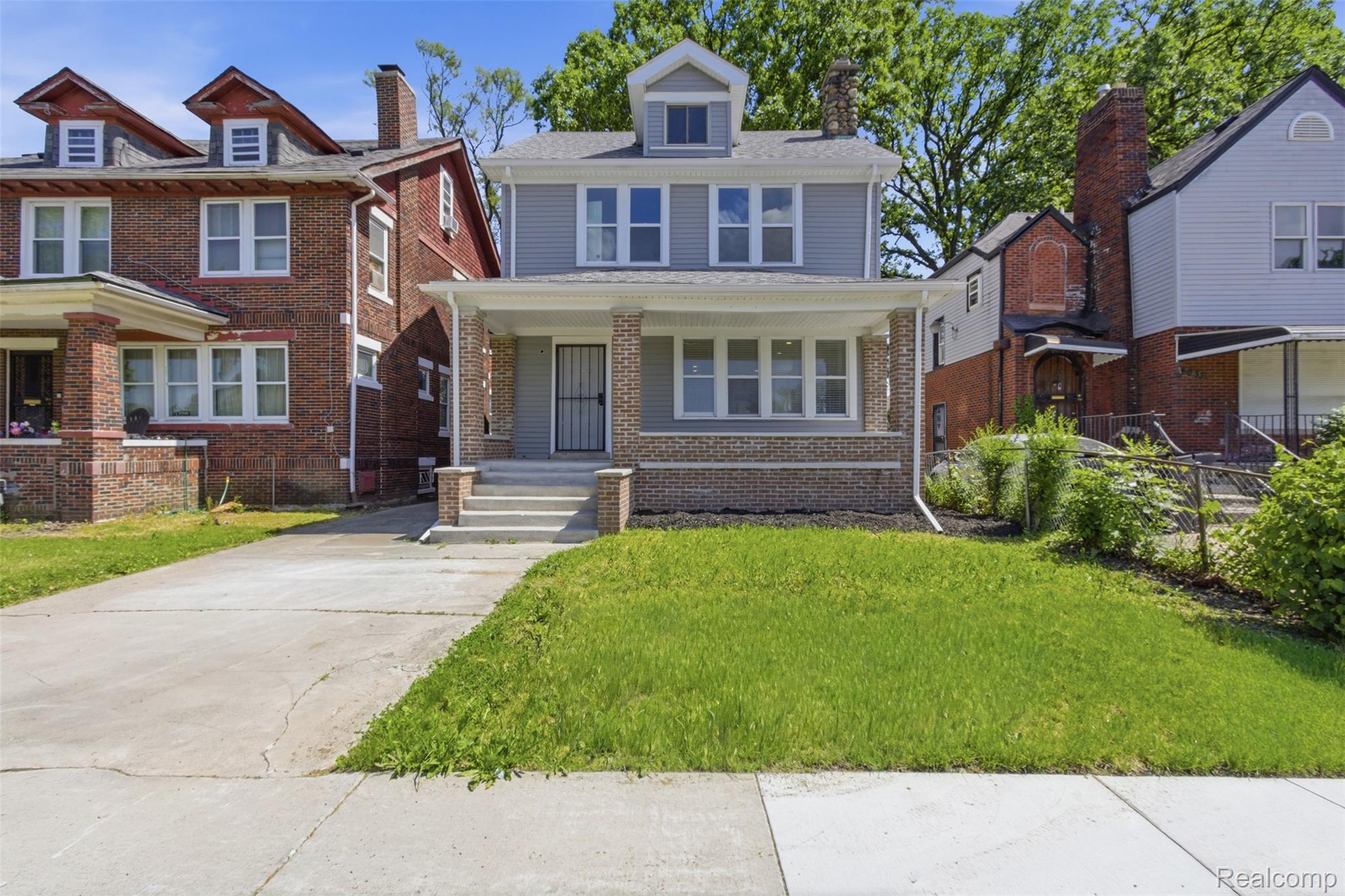 2025 Lawrence Street Property Photo 1