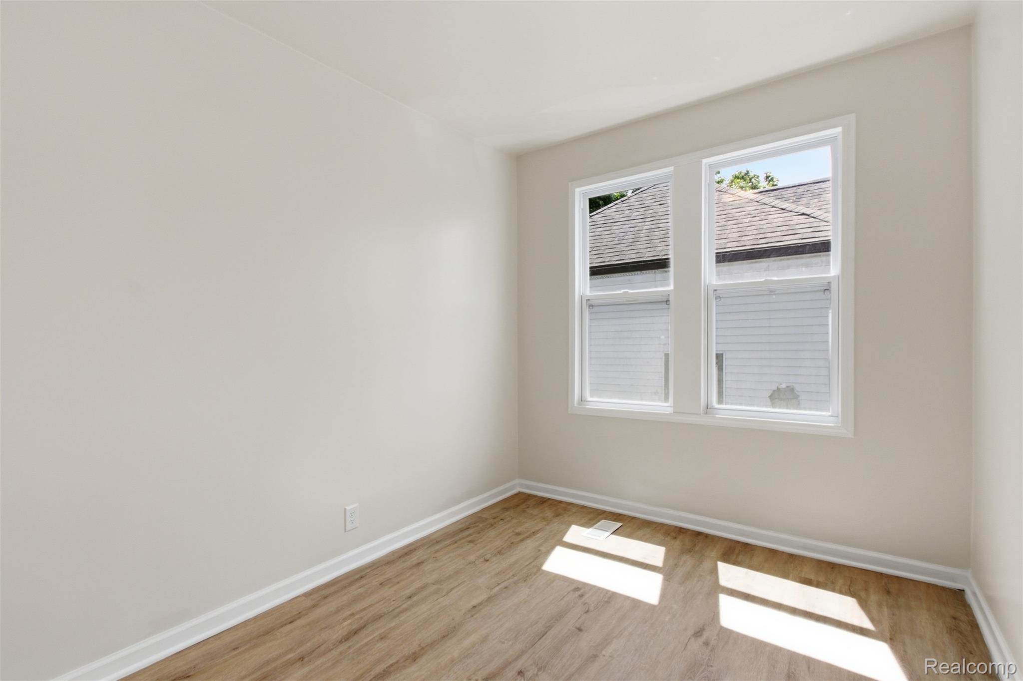 2025 Lawrence Street Property Photo 15